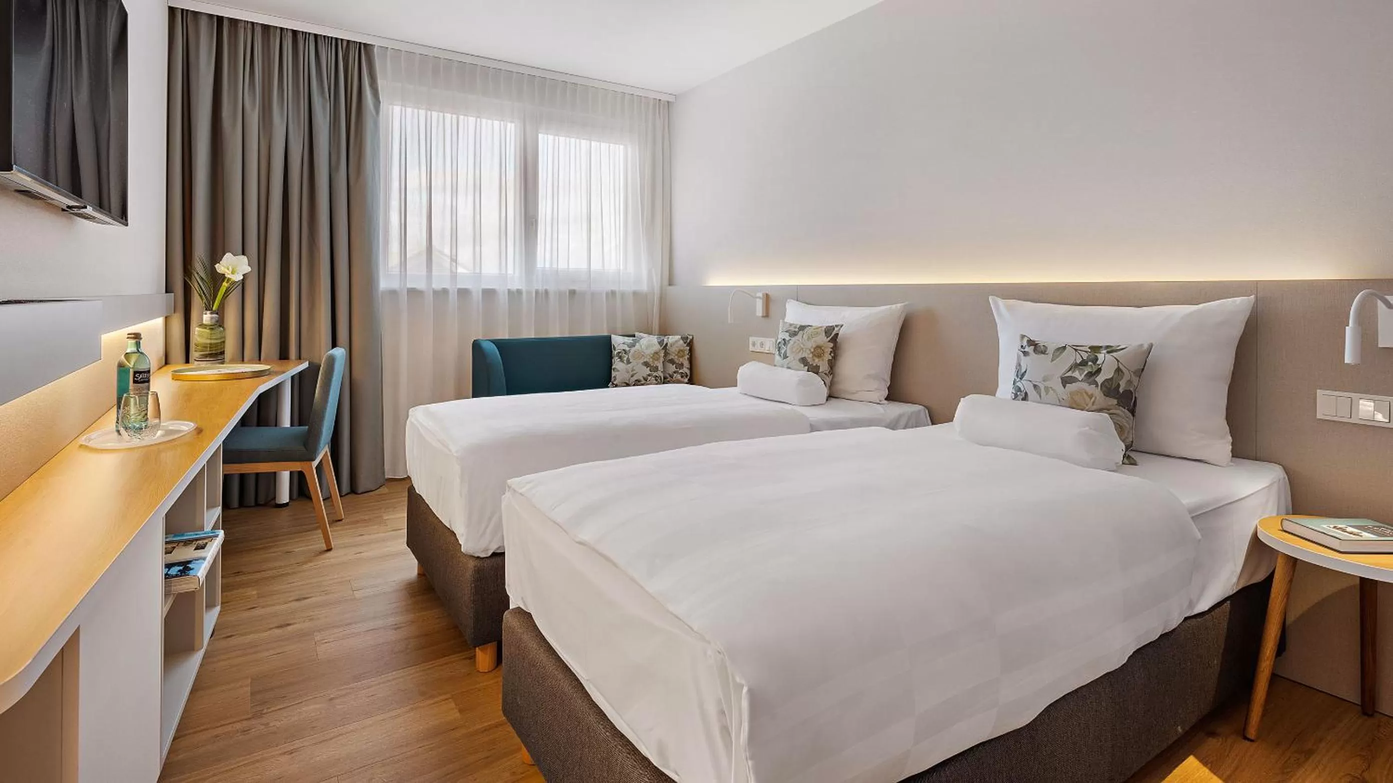 Photo of the whole room, Bed in Hey Lou Hotel Karlsruhe Messe