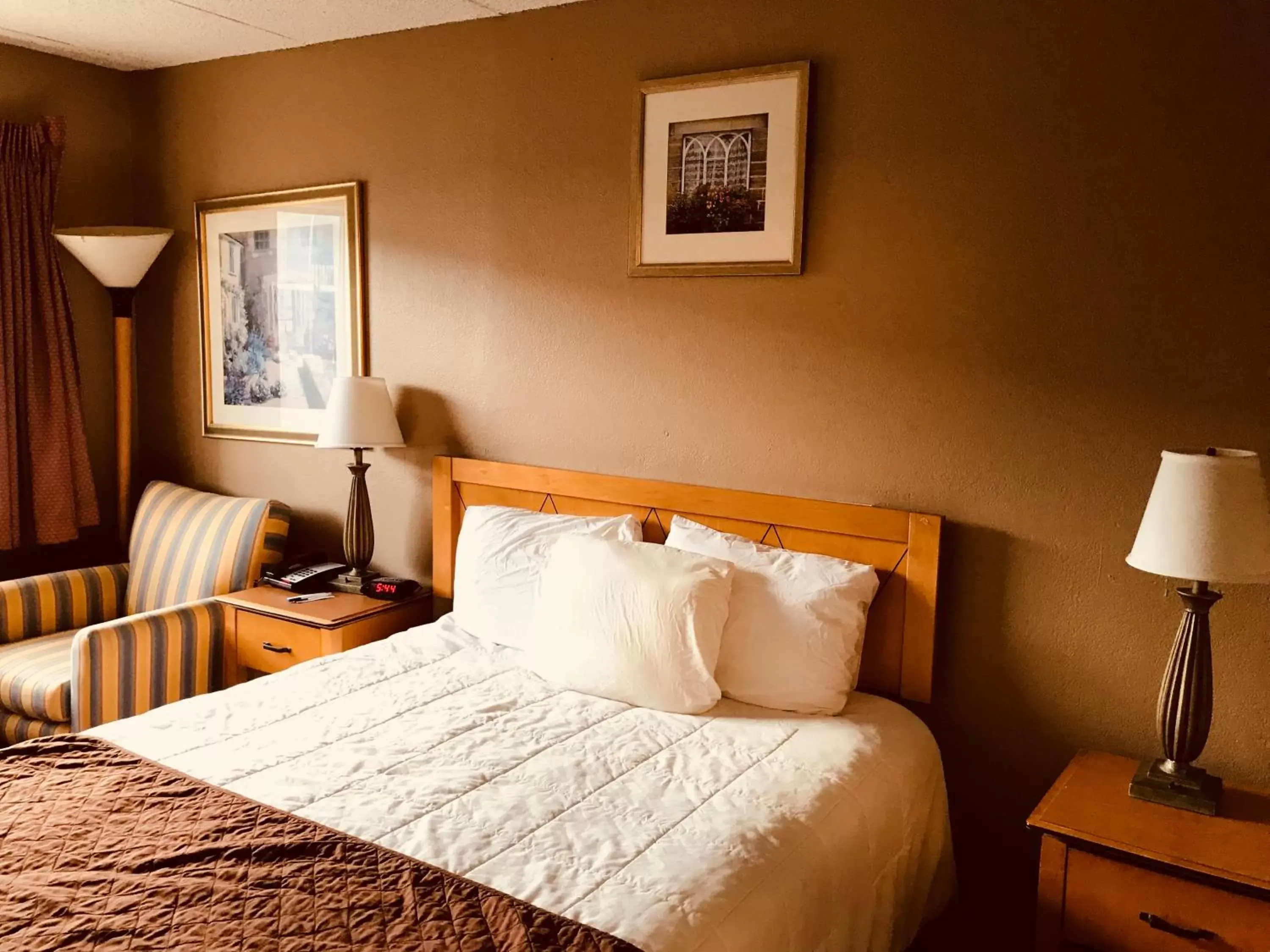 Bed in Americas Best Value Inn Laredo Bed in Americas Best Value Inn Laredo