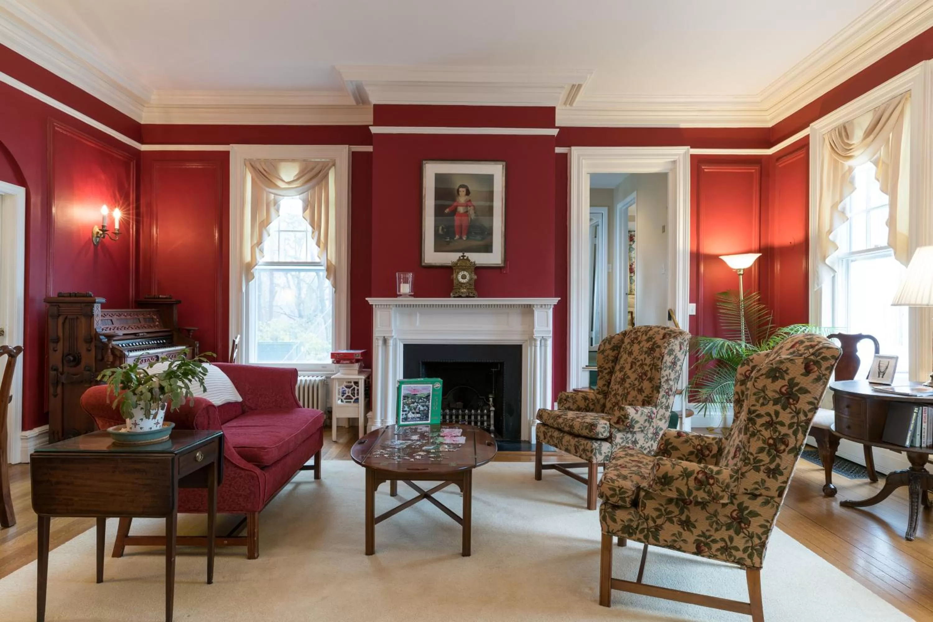 Communal lounge/ TV room in Stanton House Inn