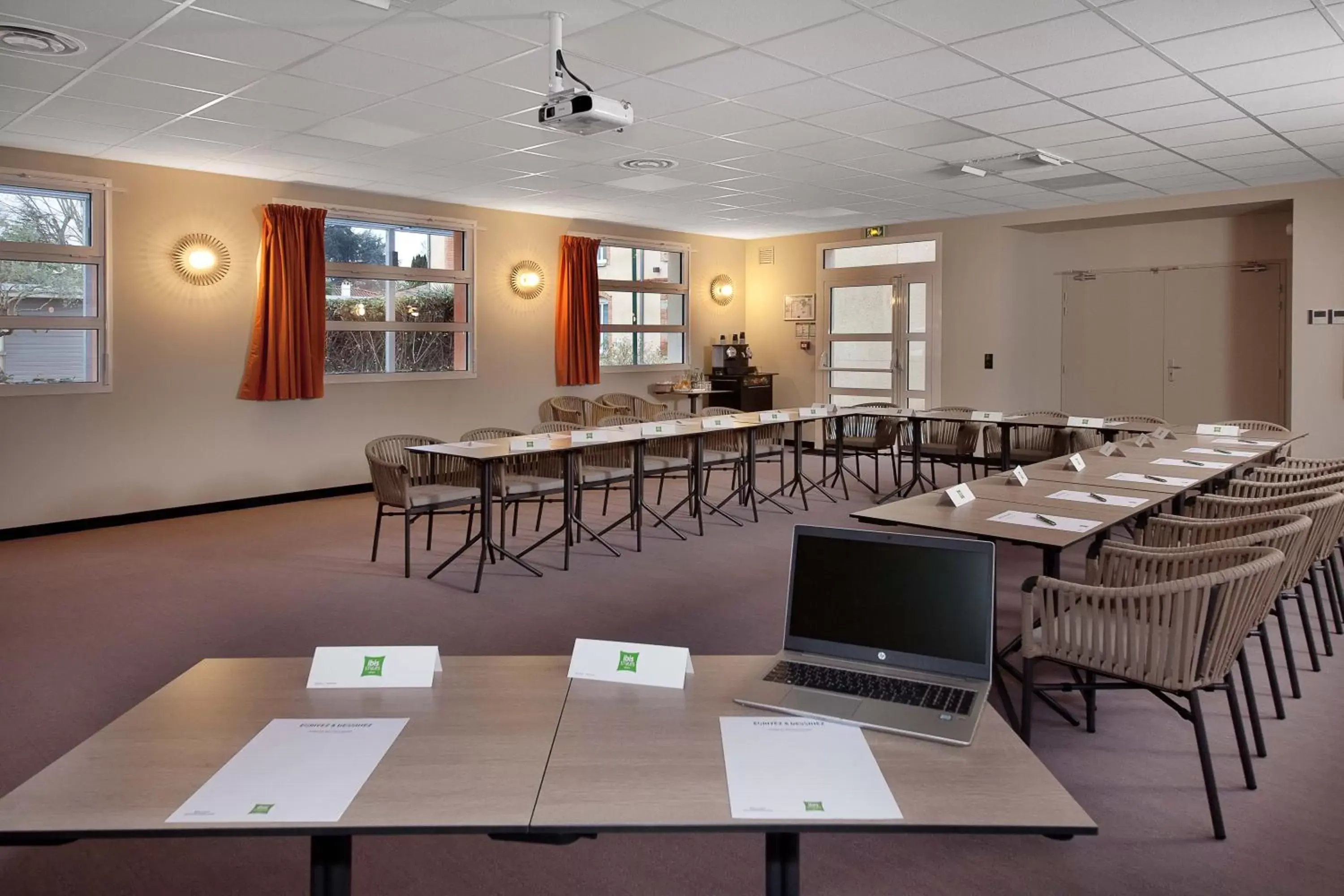 Meeting/conference room in ibis Styles Toulouse Lavaur