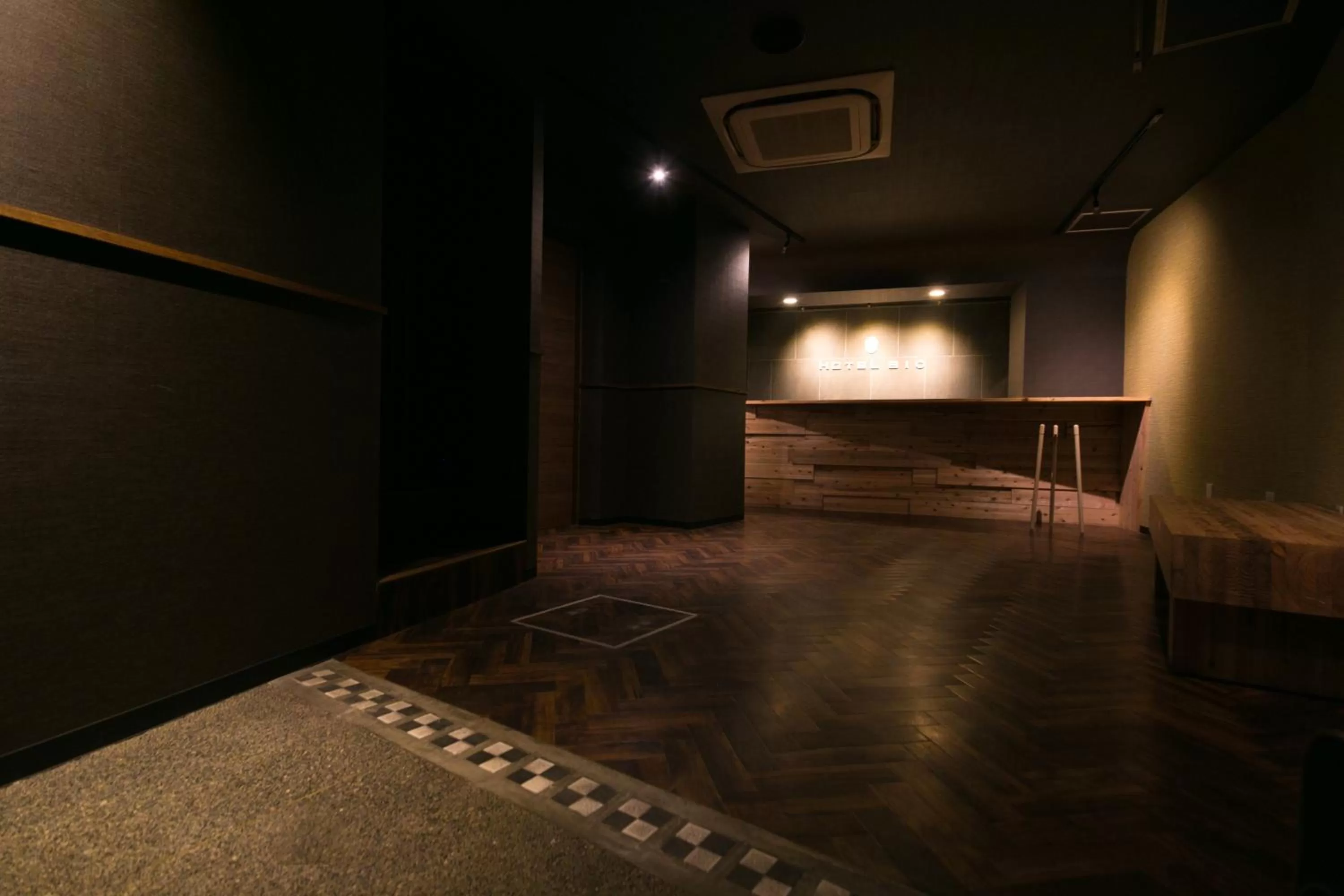 Facade/entrance in HOTEL 910