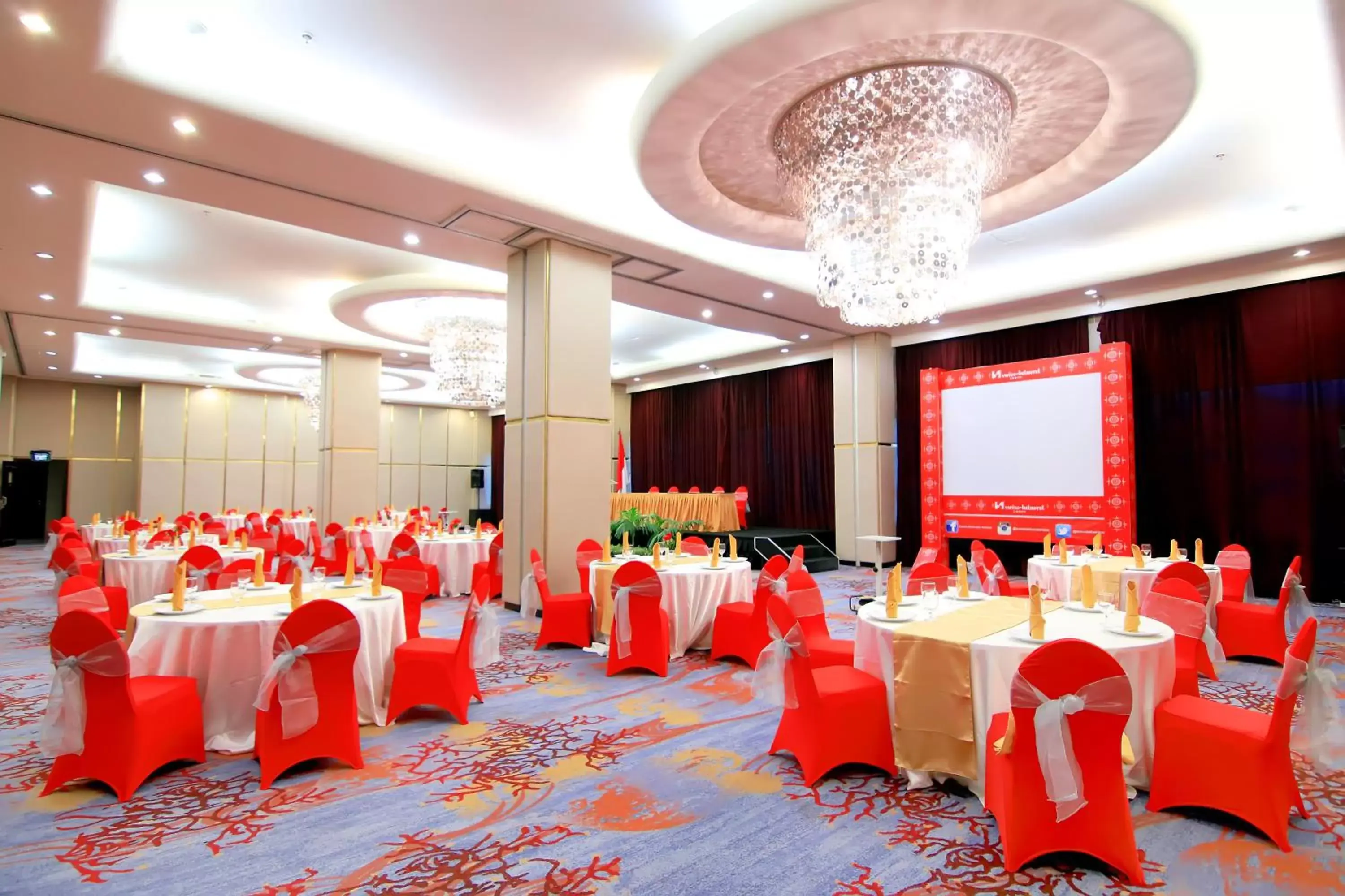 Restaurant/places to eat, Banquet Facilities in Swiss-Belhotel Ambon