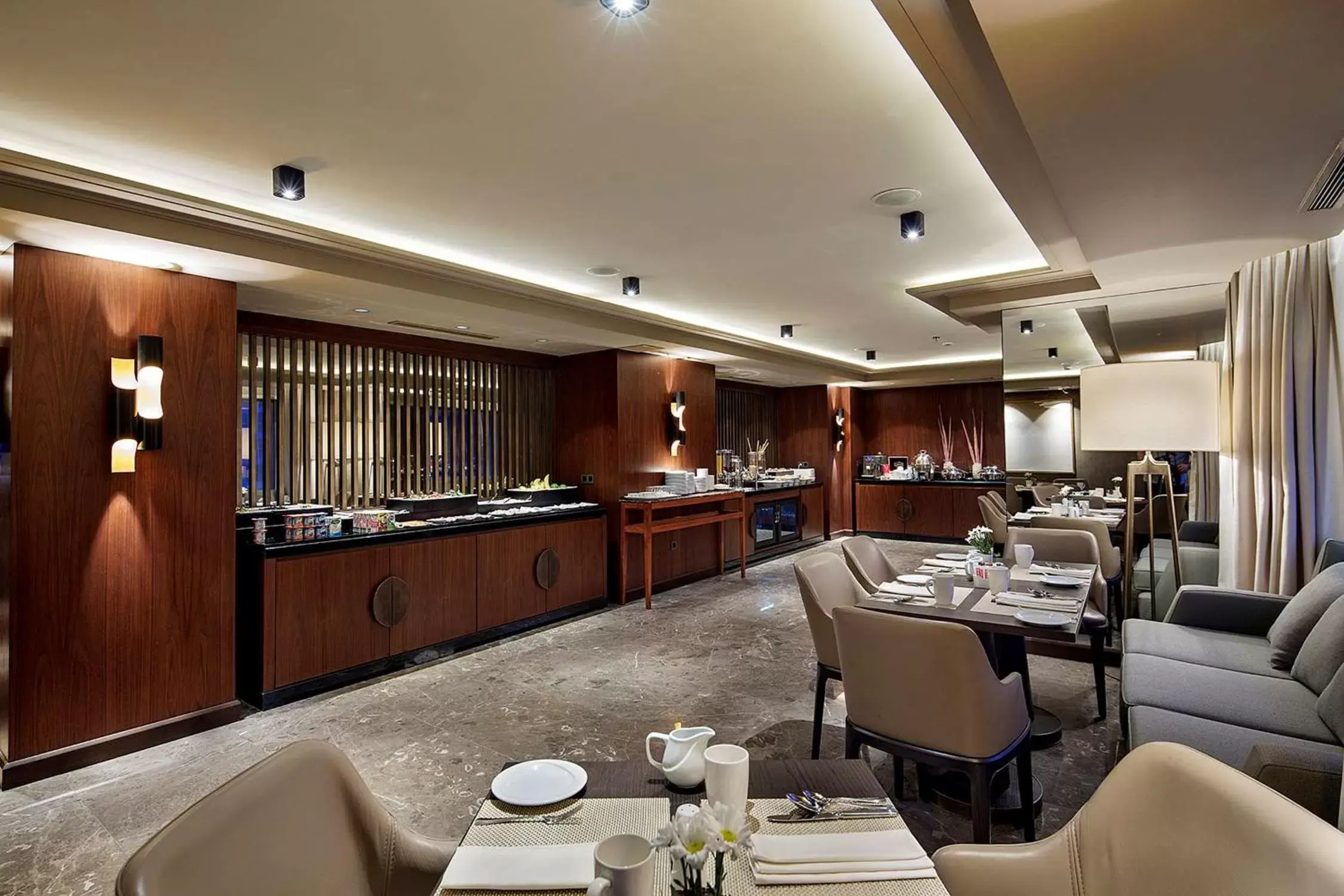 Lounge or bar, Restaurant/Places to Eat in Ankara HiltonSA