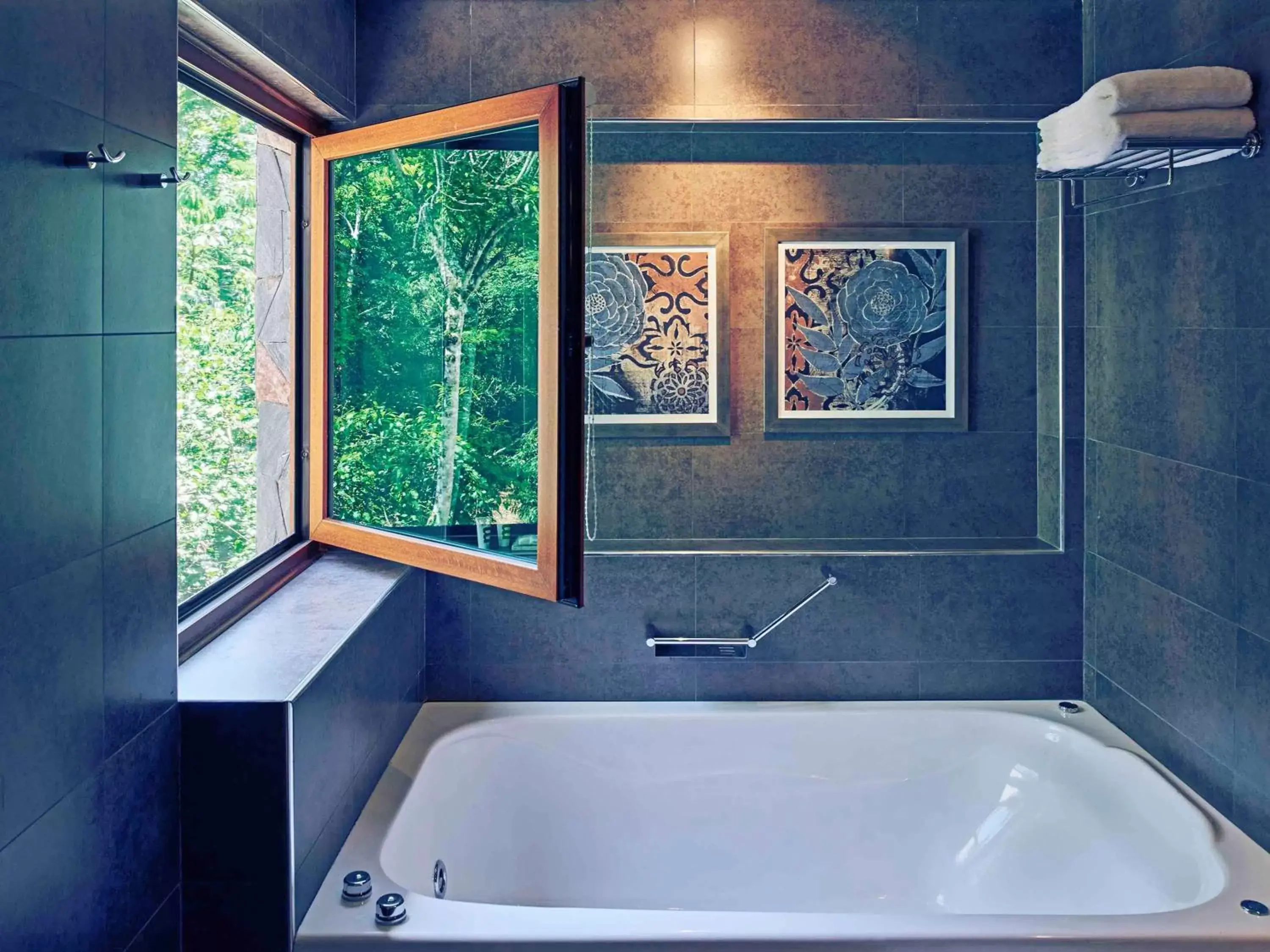 Photo of the whole room, Bathroom in Mercure Iguazu Hotel Iru
