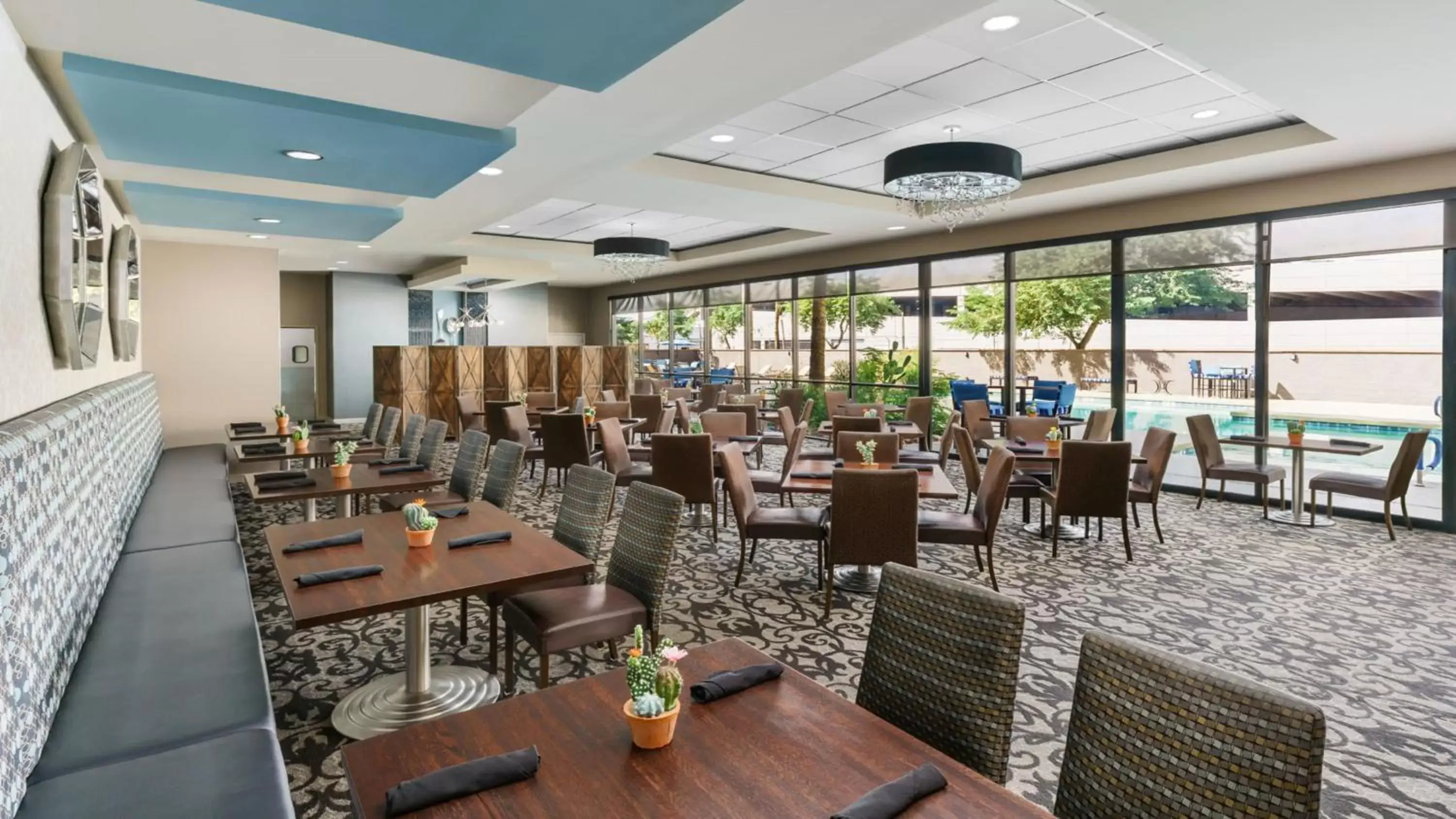 Restaurant/Places to Eat in Crowne Plaza Phoenix Airport - PHX, an IHG Hotel
