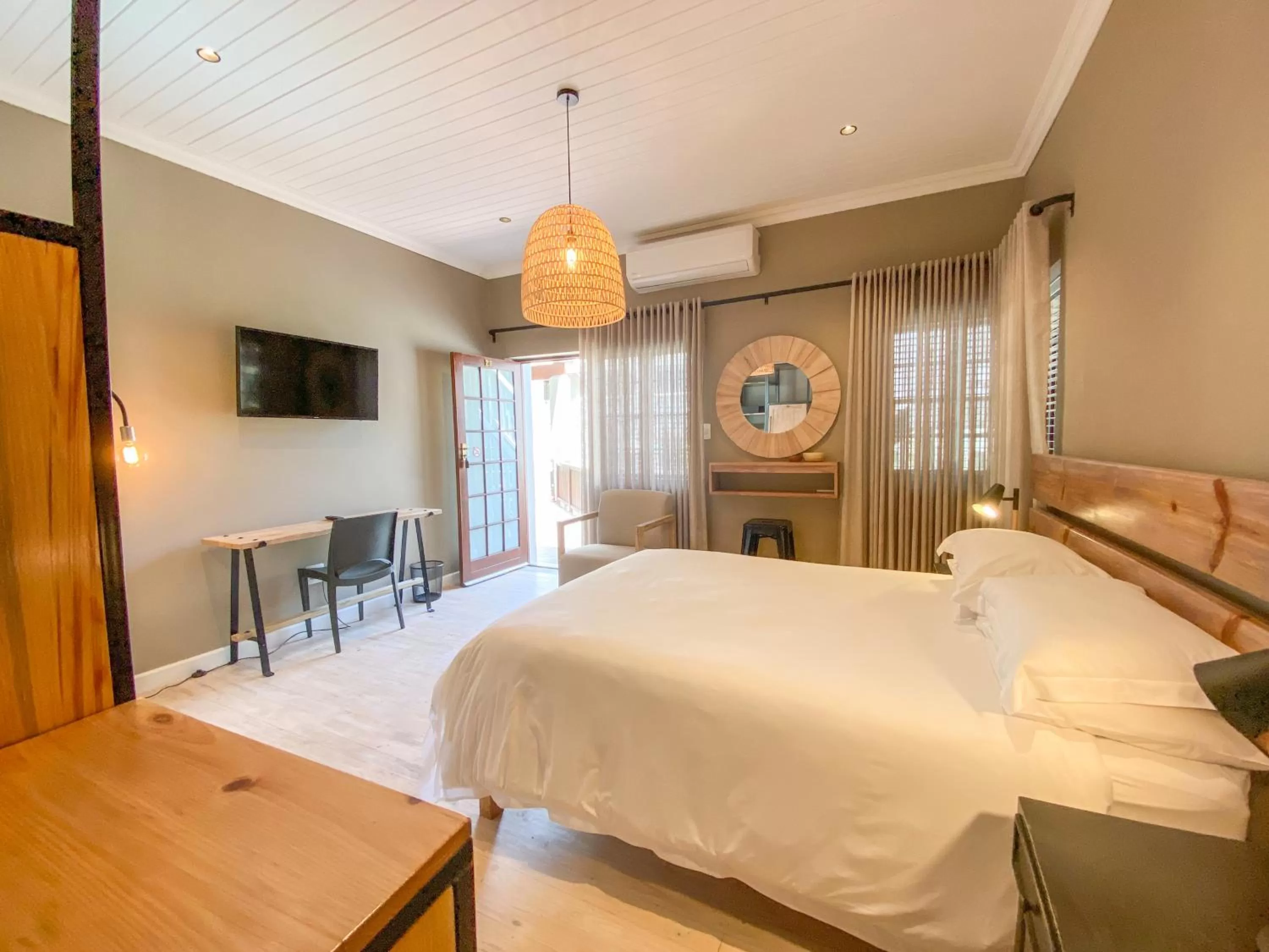 Bed in Loerie Guest Lodge