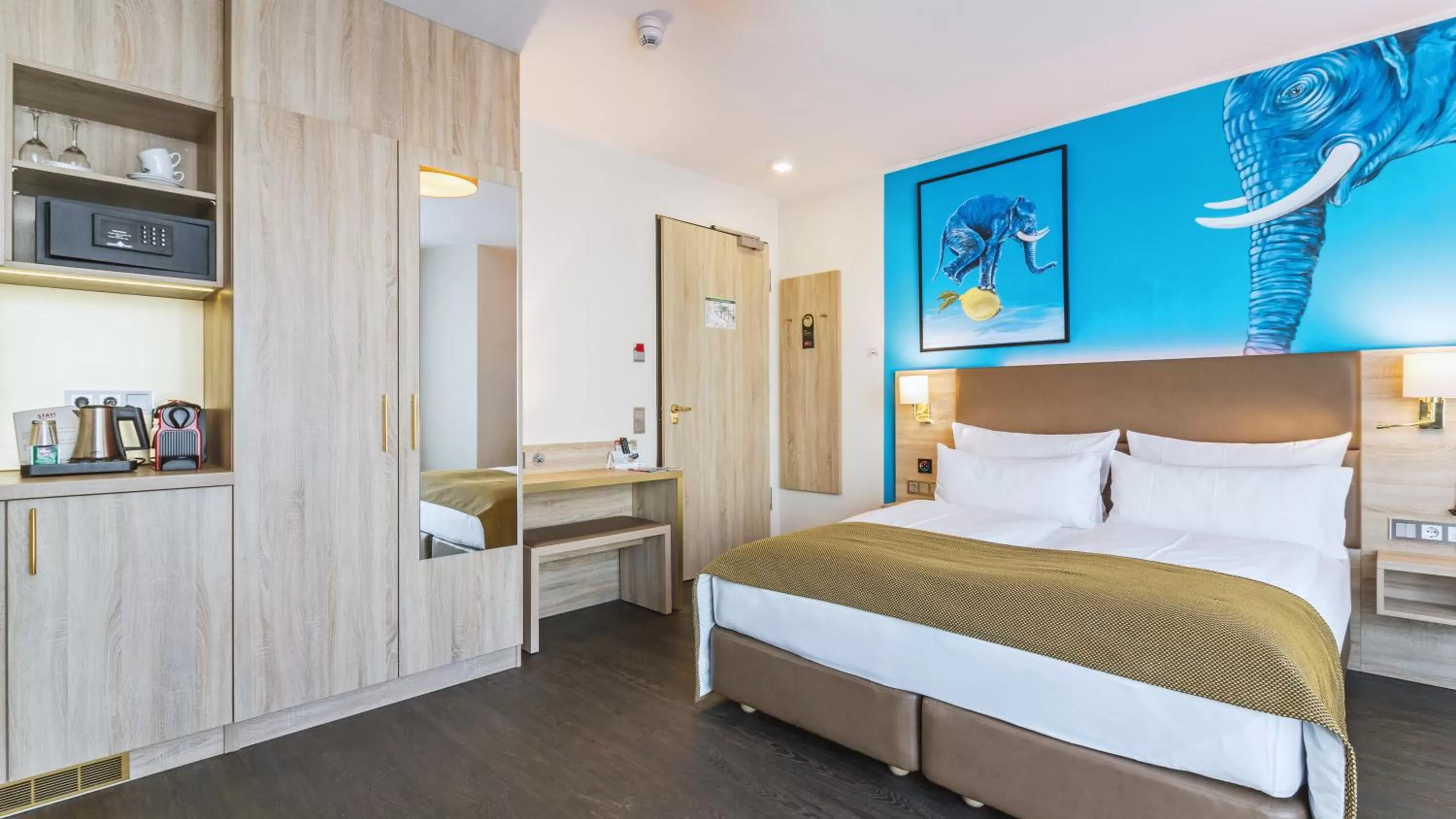 Photo of the whole room, Bed in Stay! Hotel Boardinghouse