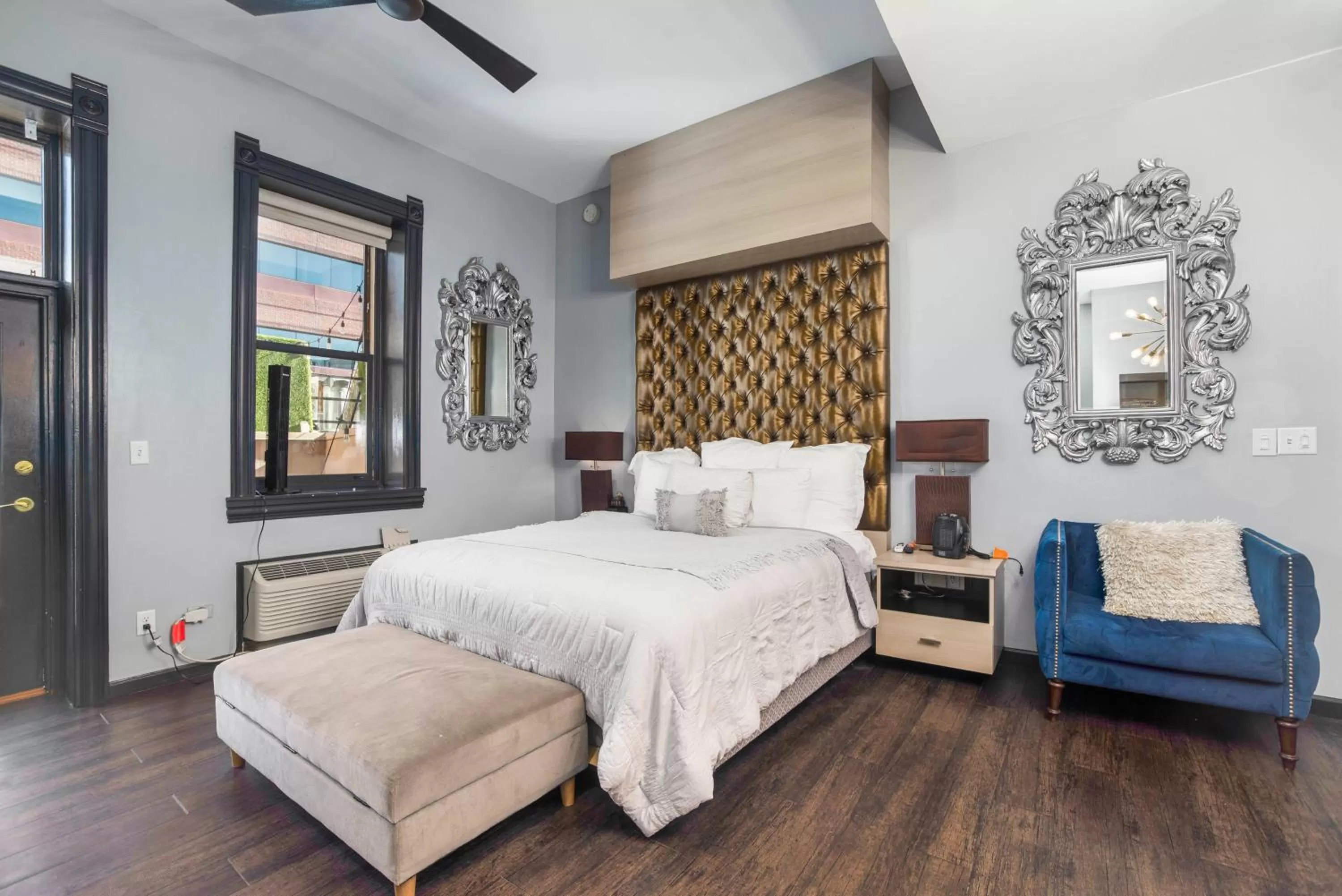 Photo of the whole room, Bed in Good Hotels Downtown Denver