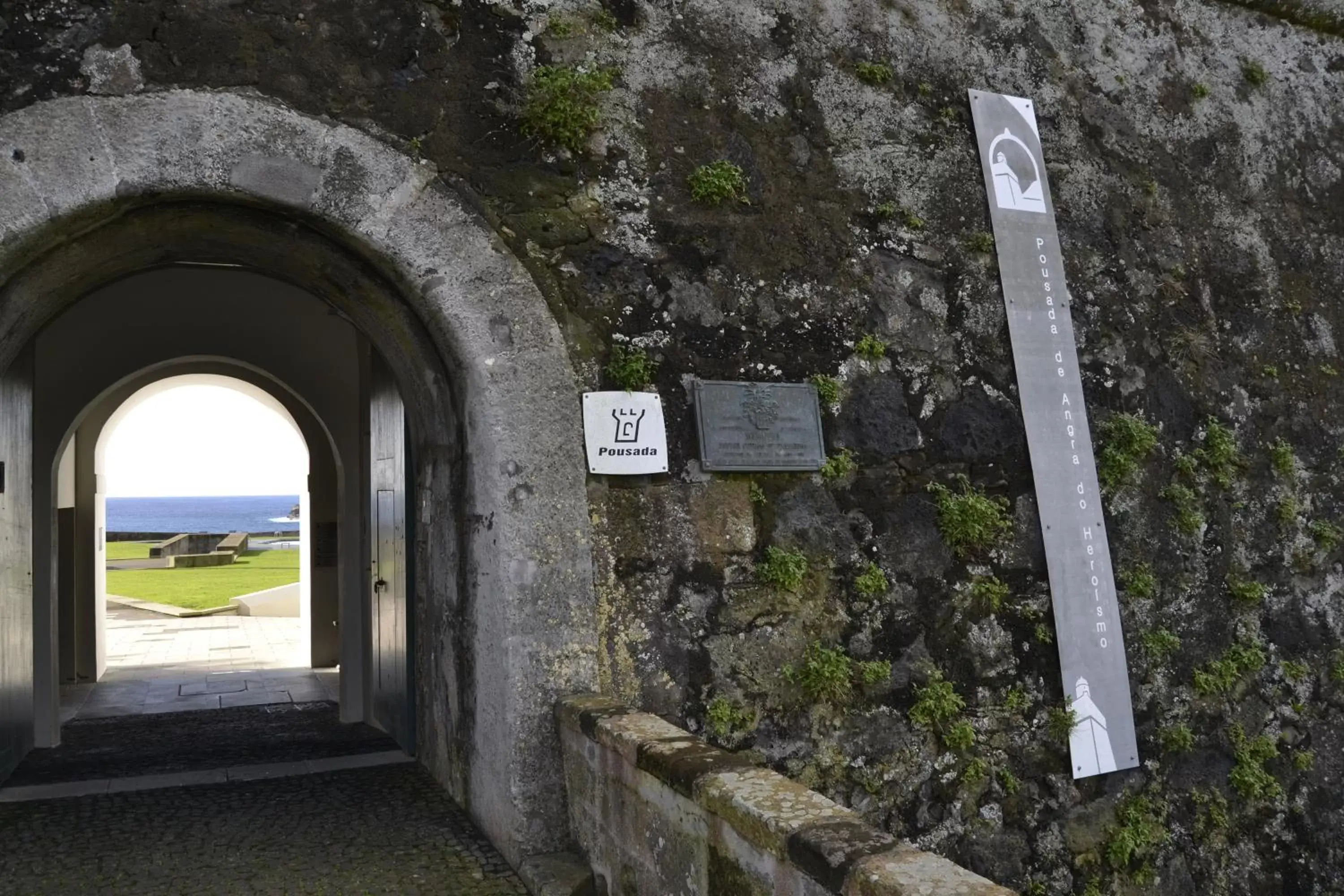 Facade/entrance in Pousada de Angra do Heroismo Castelo de S. Sebastiao Facade/entrance in Pousada de Angra do Heroismo Castelo de S. Sebastiao