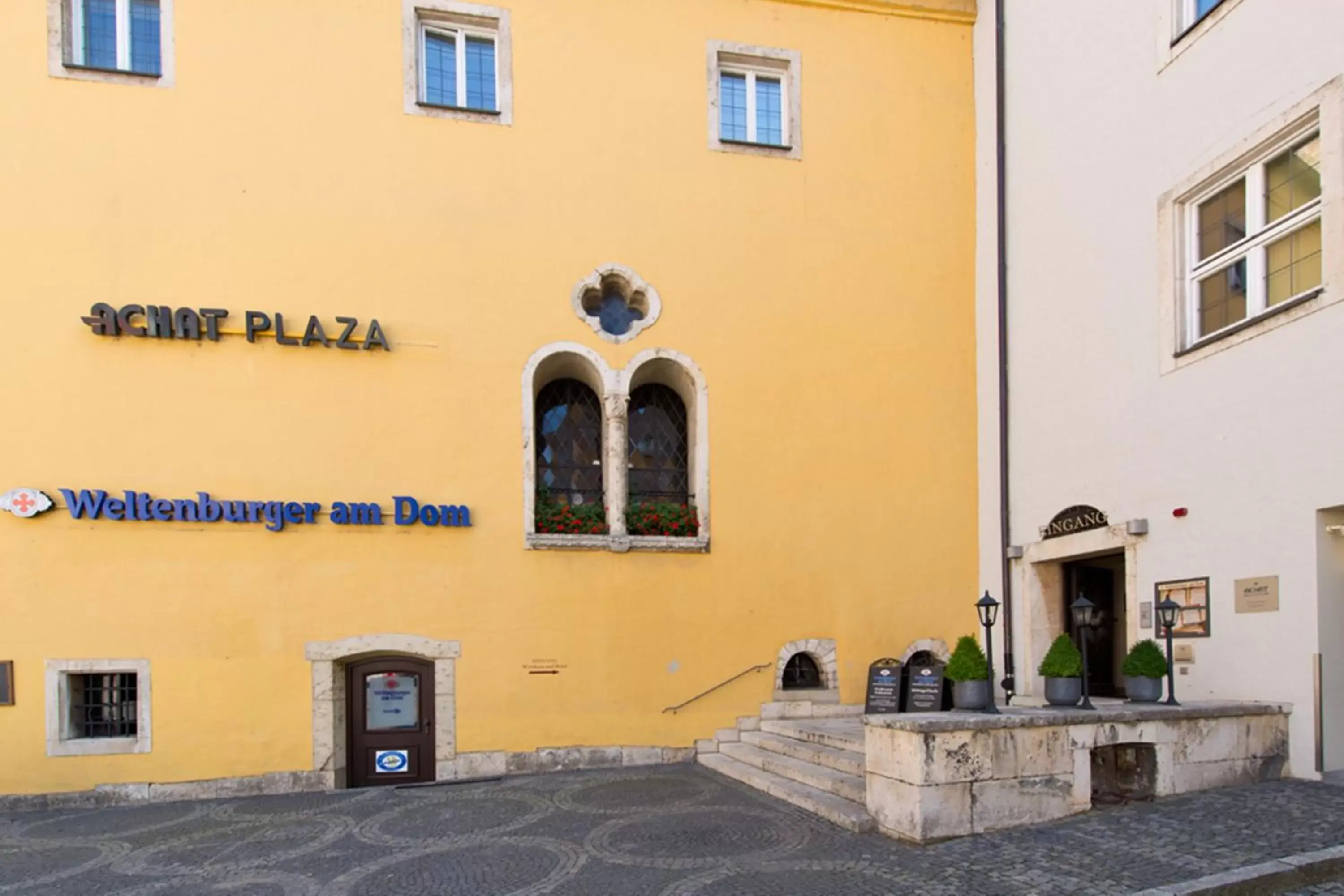 Facade/entrance, Property Building in ACHAT Hotel Regensburg Herzog am Dom