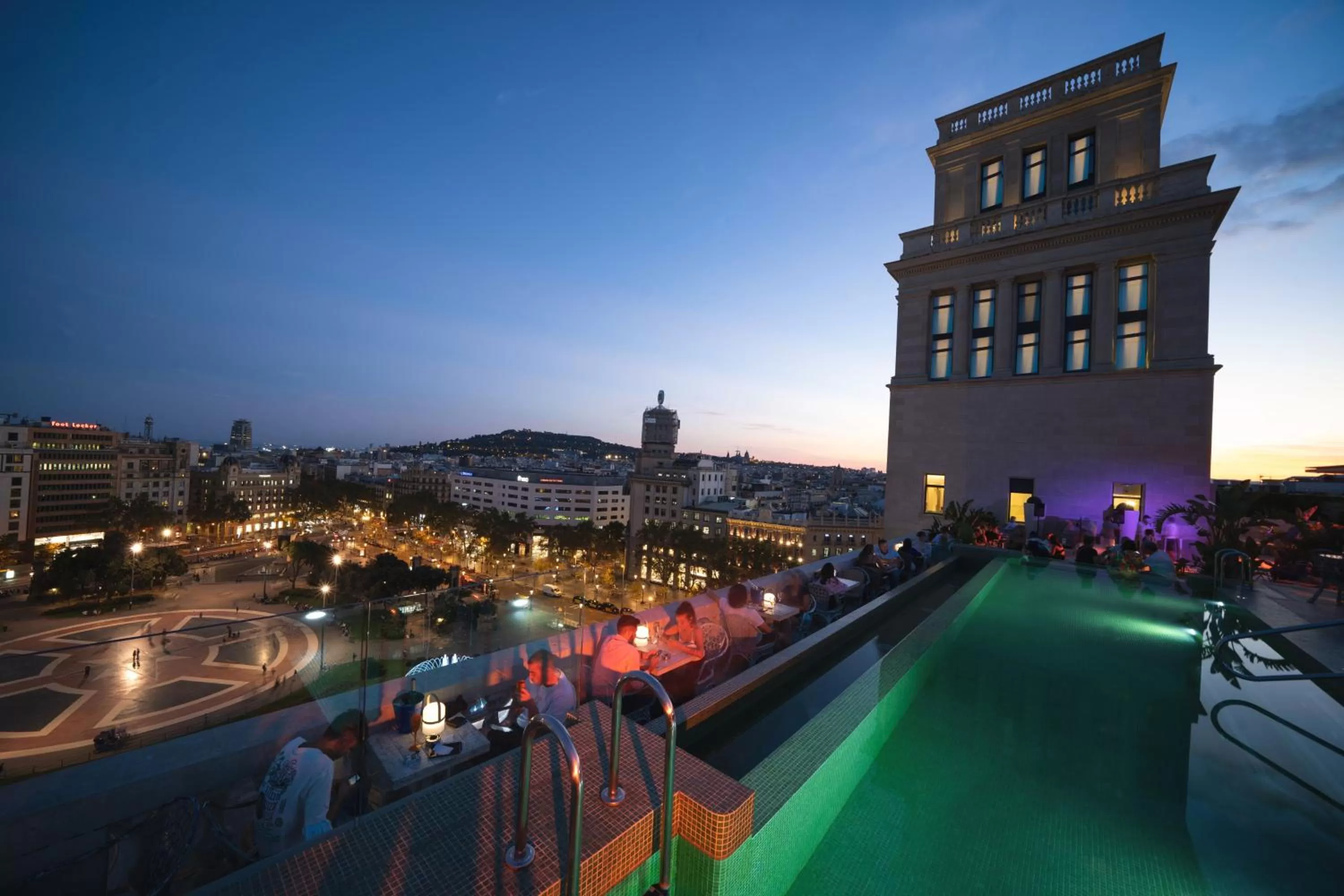 Swimming pool in Iberostar Selection Paseo de Gracia 4 Sup