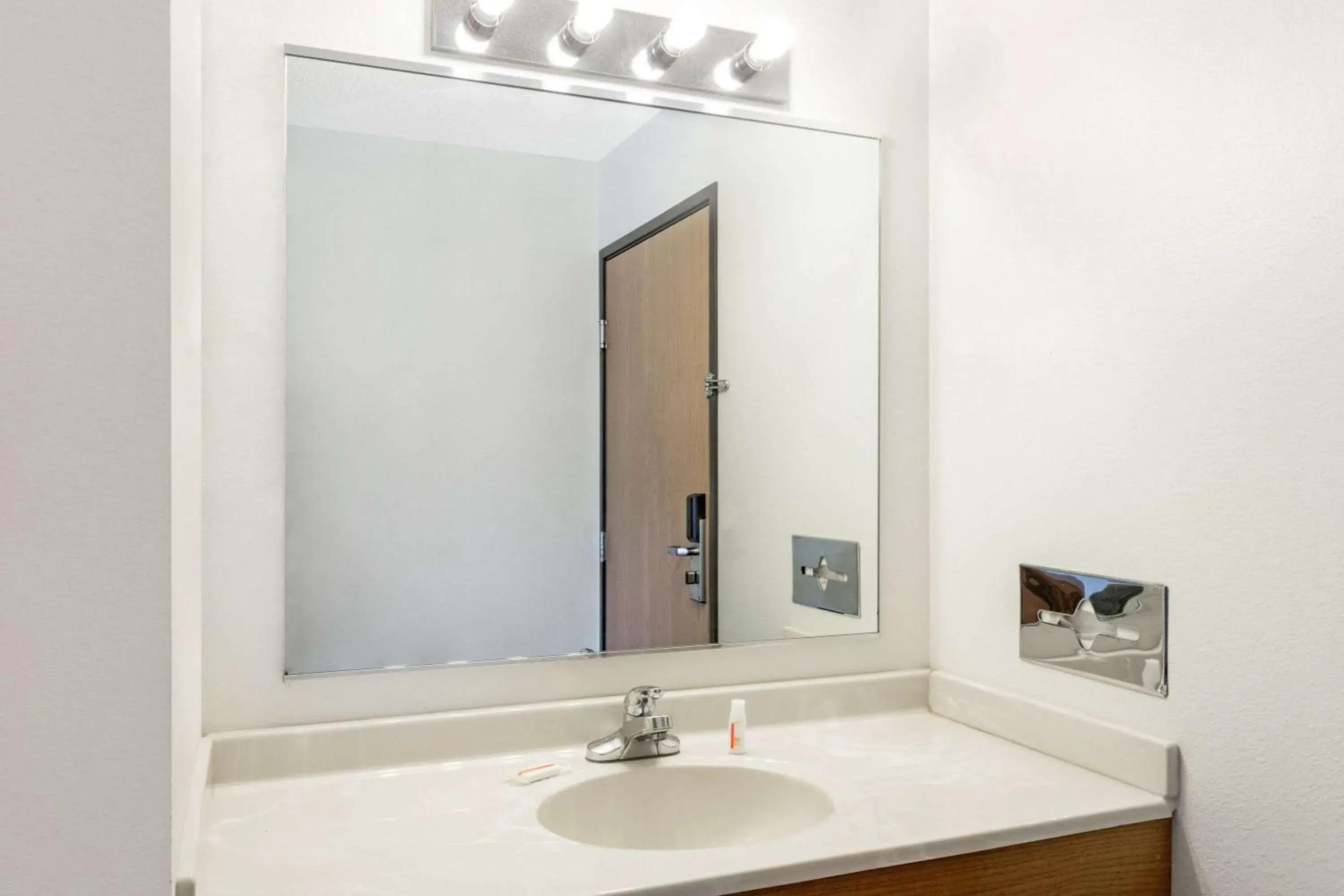 Bathroom in Budget inn & Suites Bathroom in Budget inn & Suites