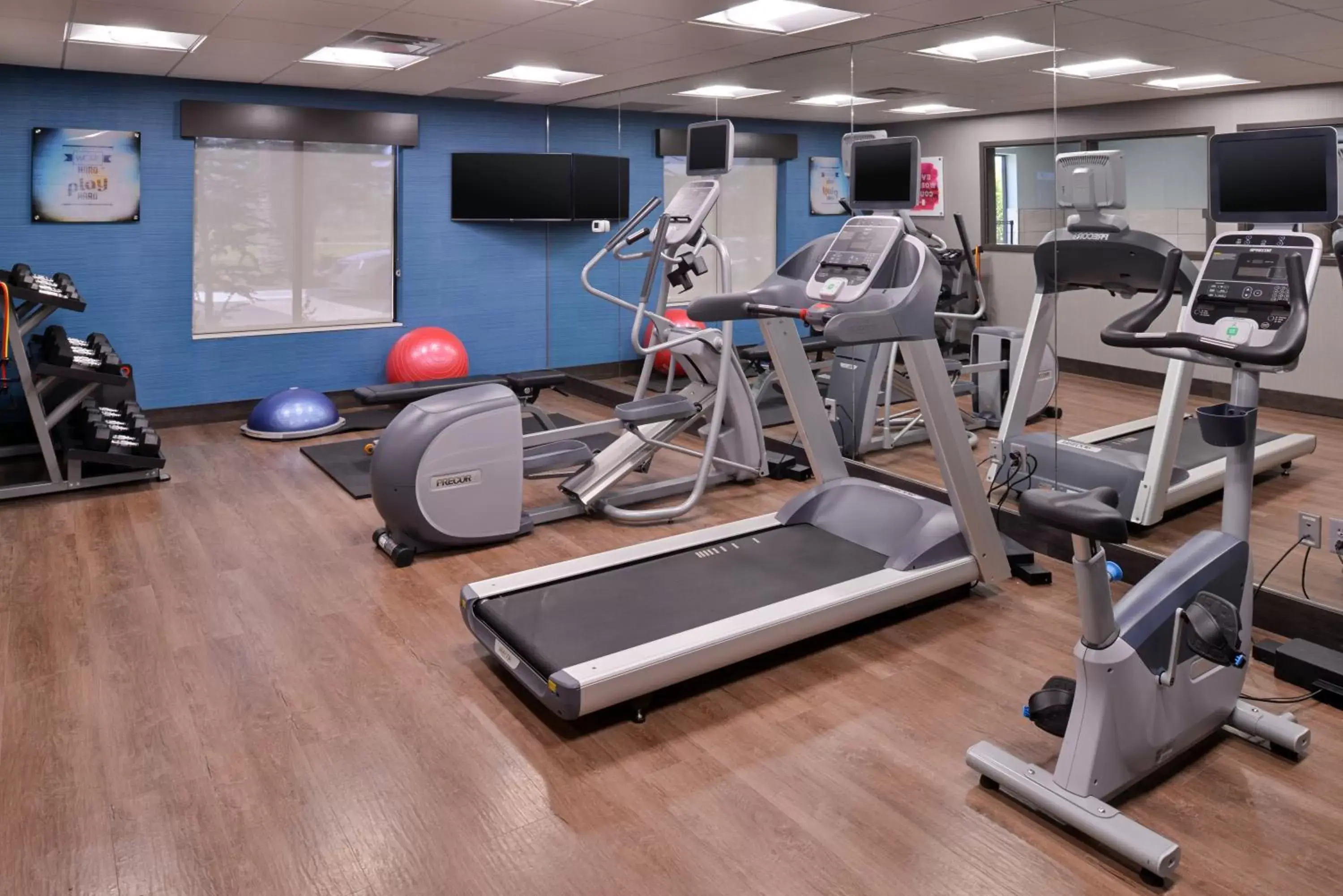 Fitness centre/facilities, Fitness Center/Facilities in Holiday Inn Express and Suites Bryant - Benton Area, an IHG Hotel