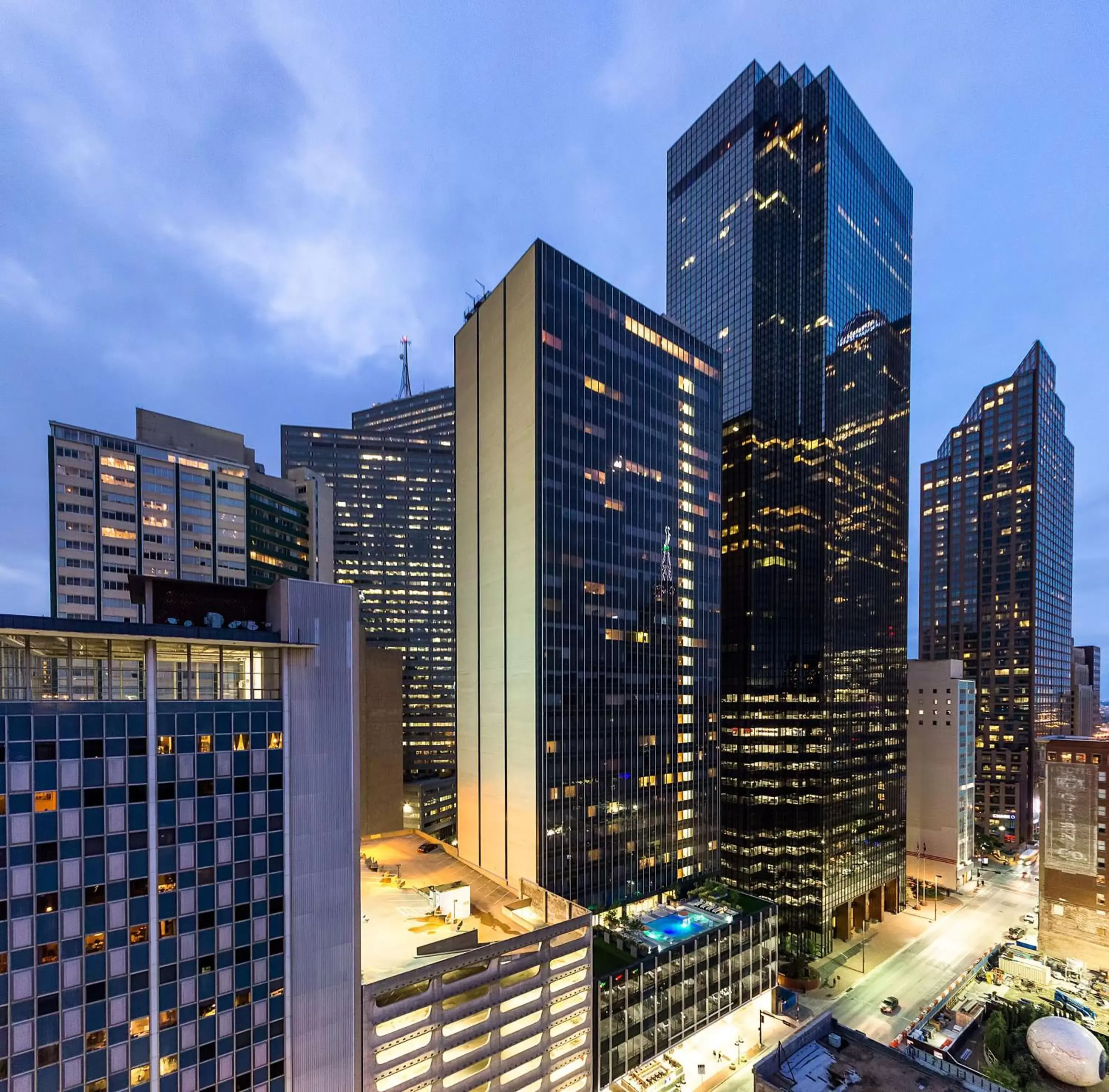 Property building in Hilton Garden Inn Downtown Dallas