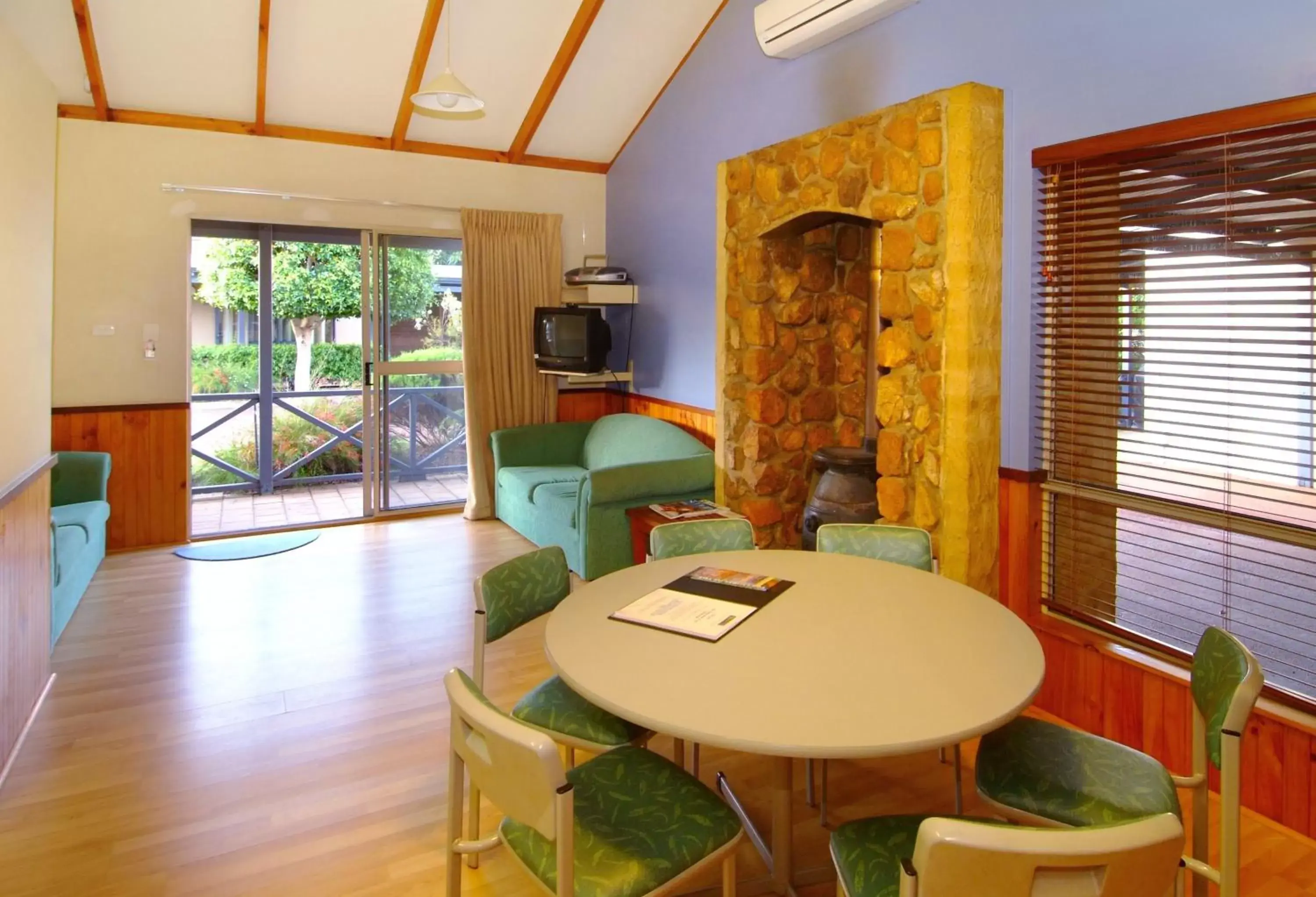 Living room, Dining Area in Bay Village Resort Dunsborough