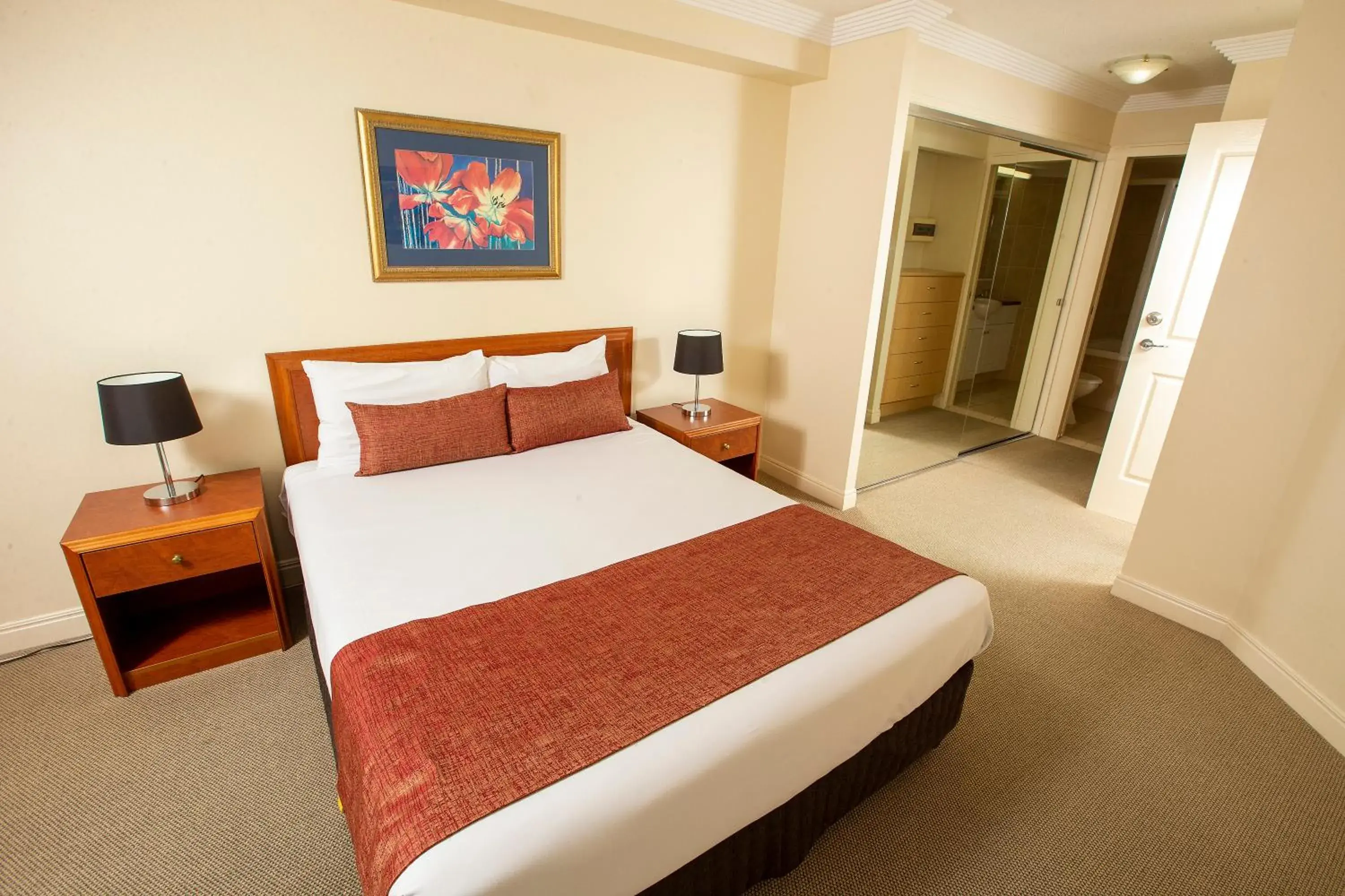 Deluxe Two-Bedroom Apartment in Springwood Tower Apartment Hotel