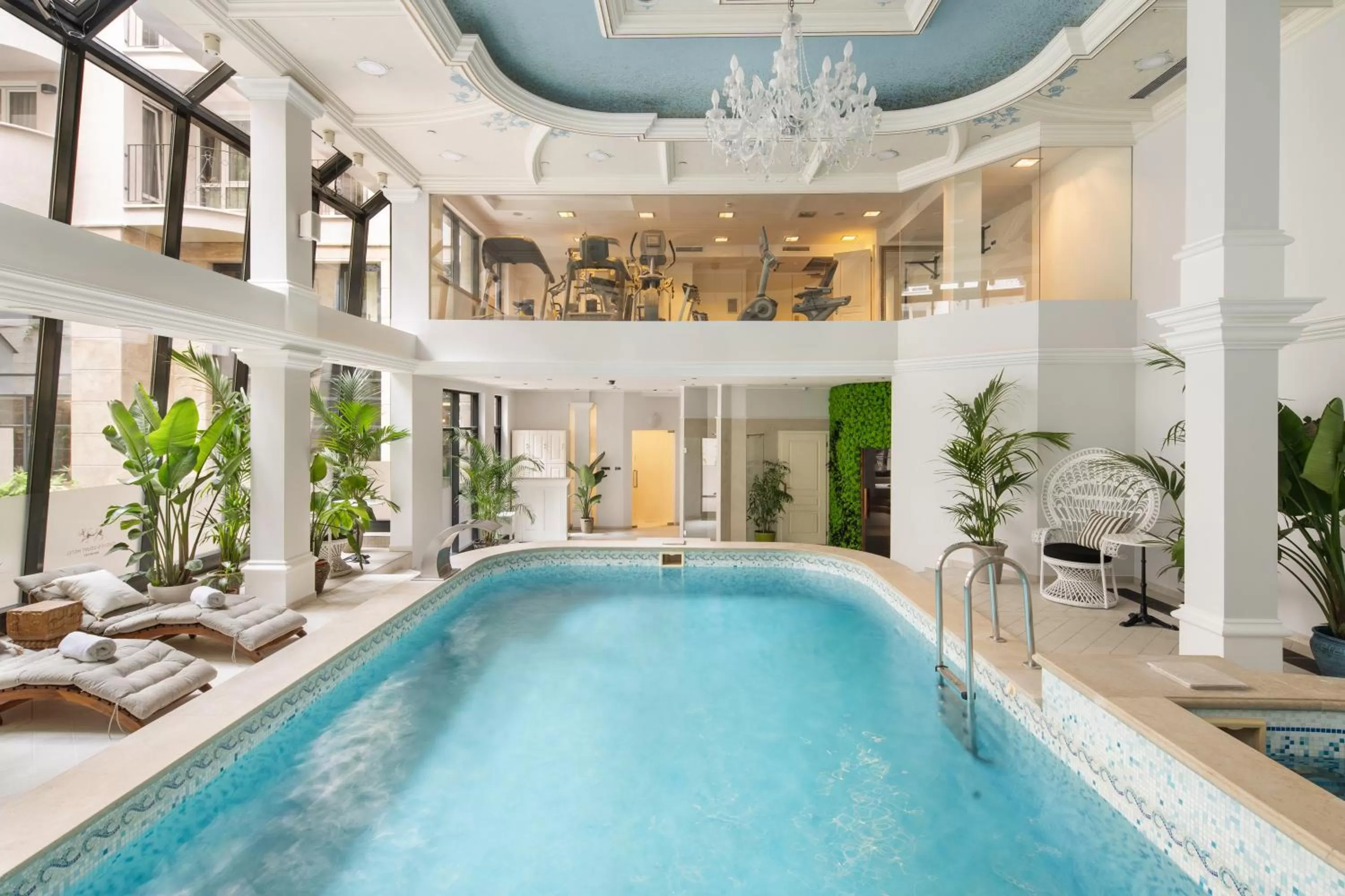 Swimming pool in Queen's Court Hotel & Residence