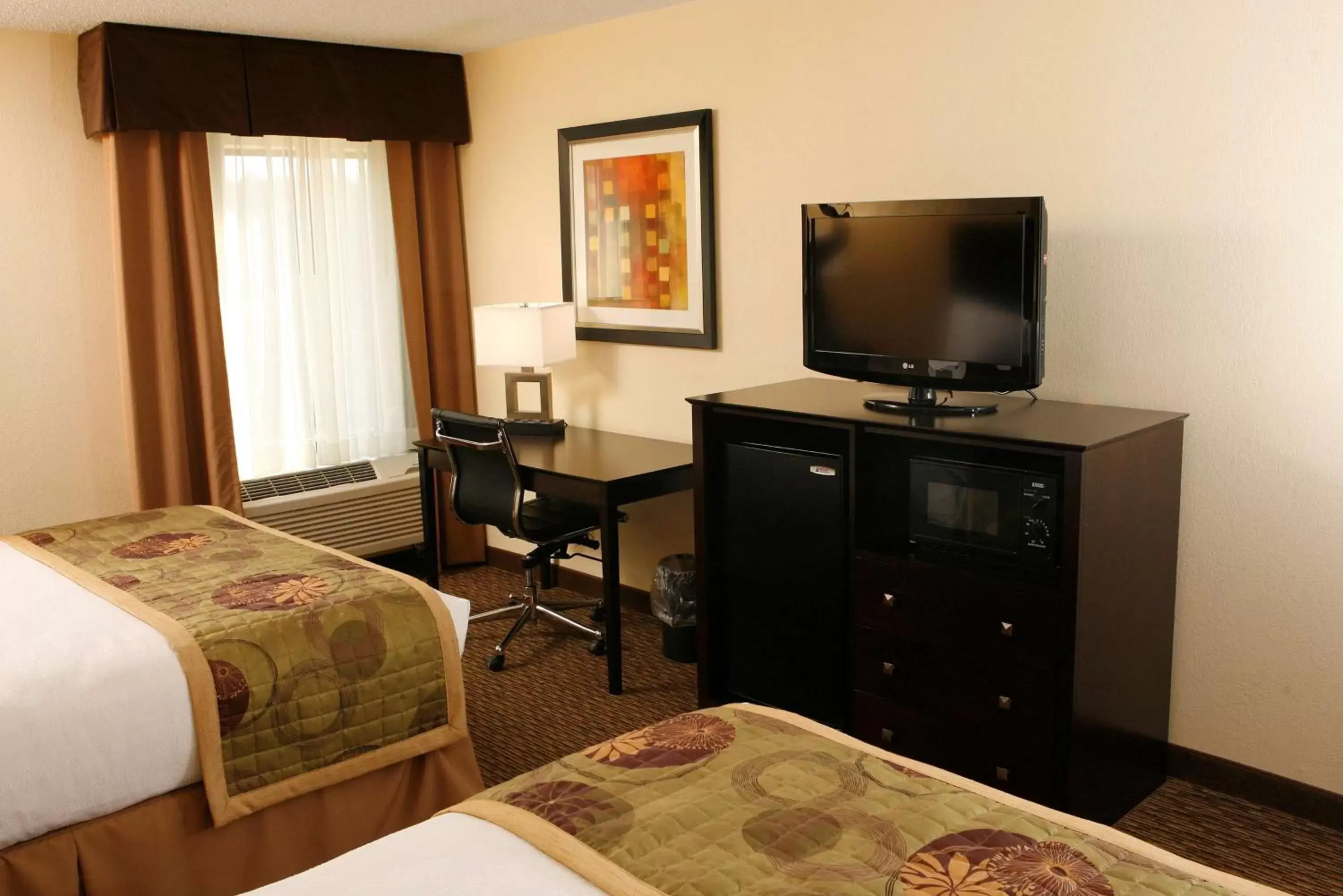 Photo of the whole room, TV/Entertainment Center in Best Western Plus Goldsboro