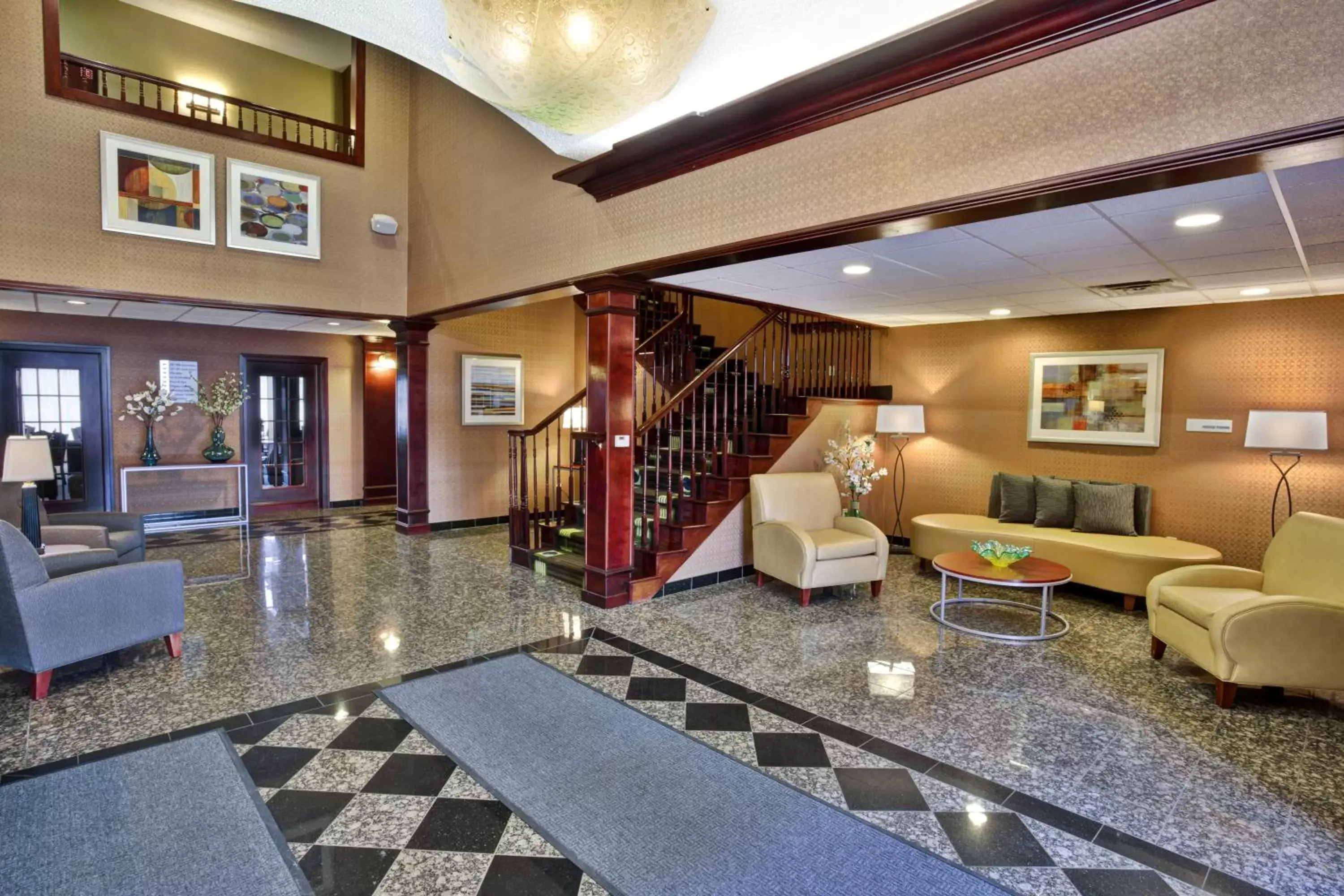 Lobby or reception, Lobby/Reception in Holiday Inn Express Hotel & Suites Woodhaven, an IHG Hotel