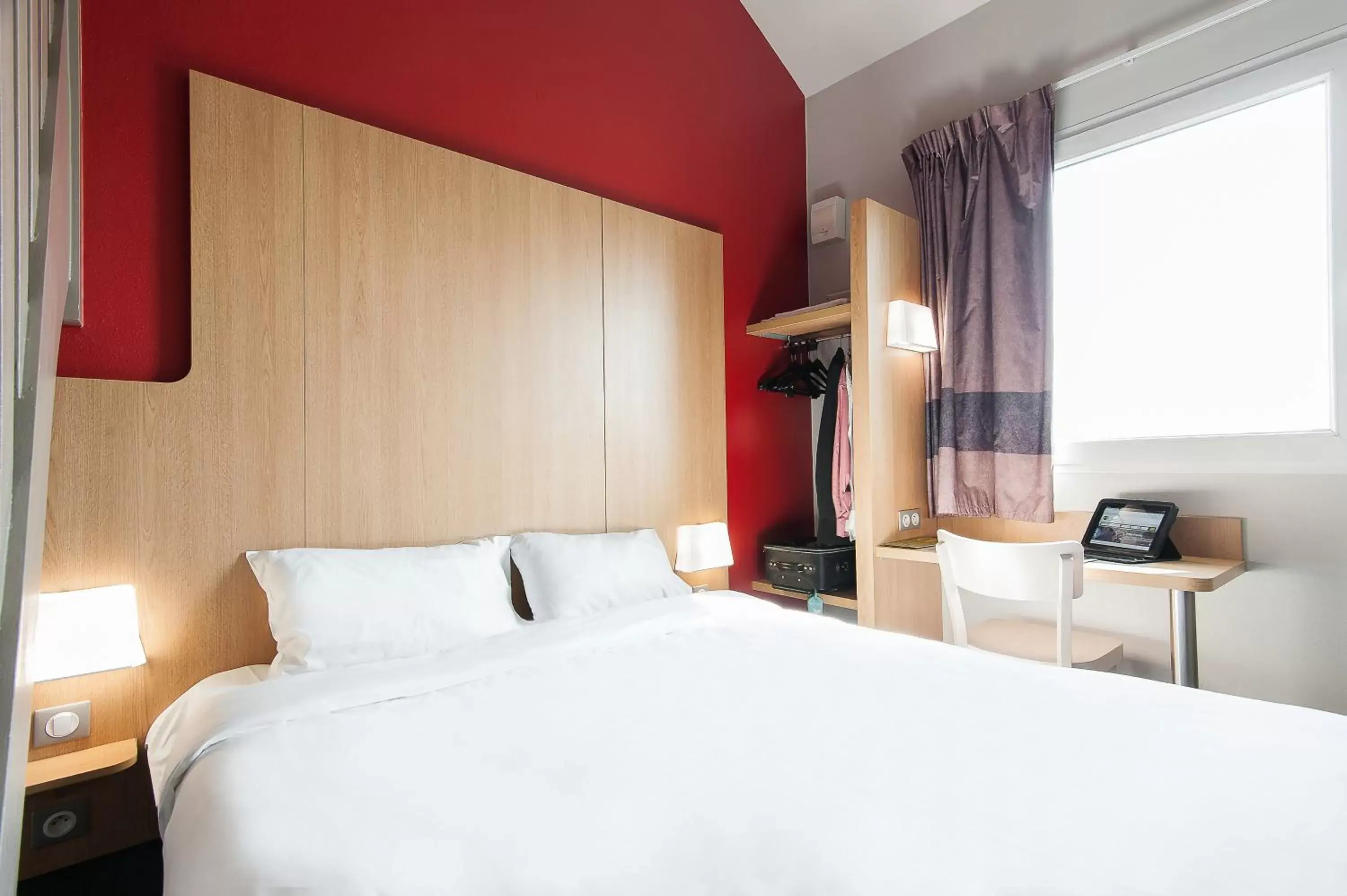 Bedroom, Bed in B&B HOTEL Bordeaux Lac sur Bruges