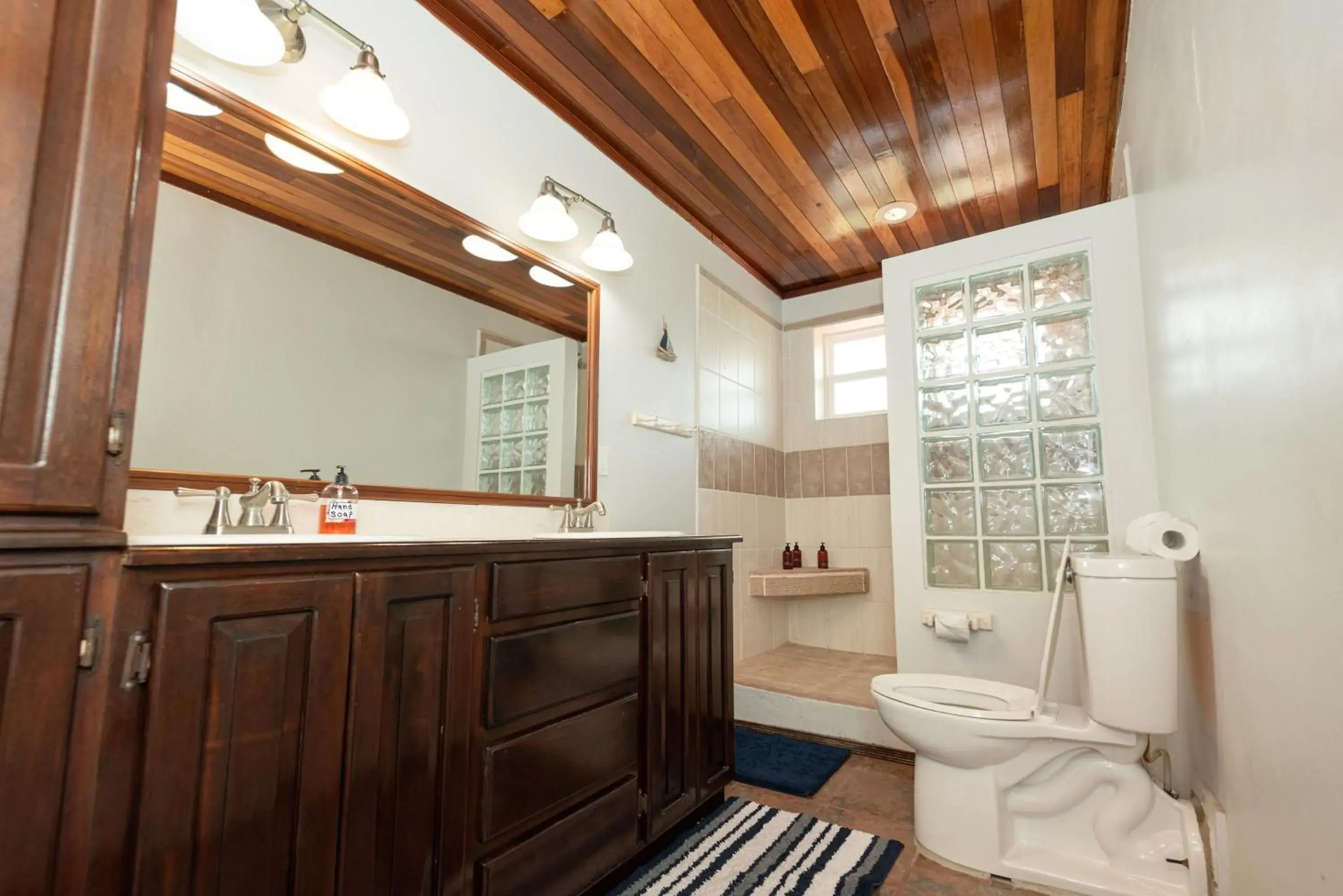Bathroom in Bella Vista Resort Belize