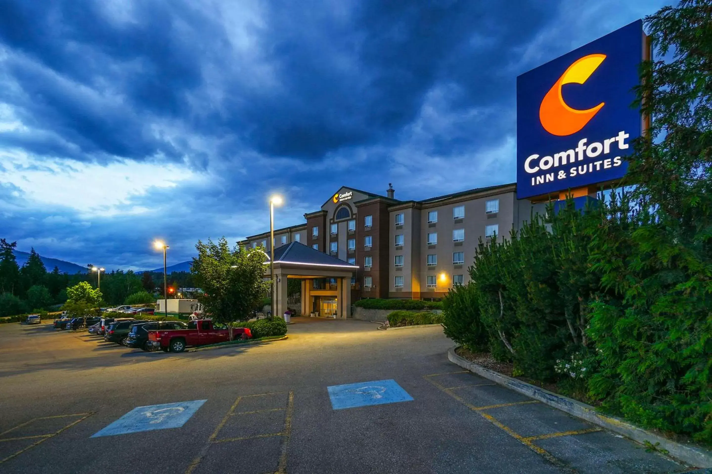 Property Building in Comfort Inn & Suites Salmon Arm