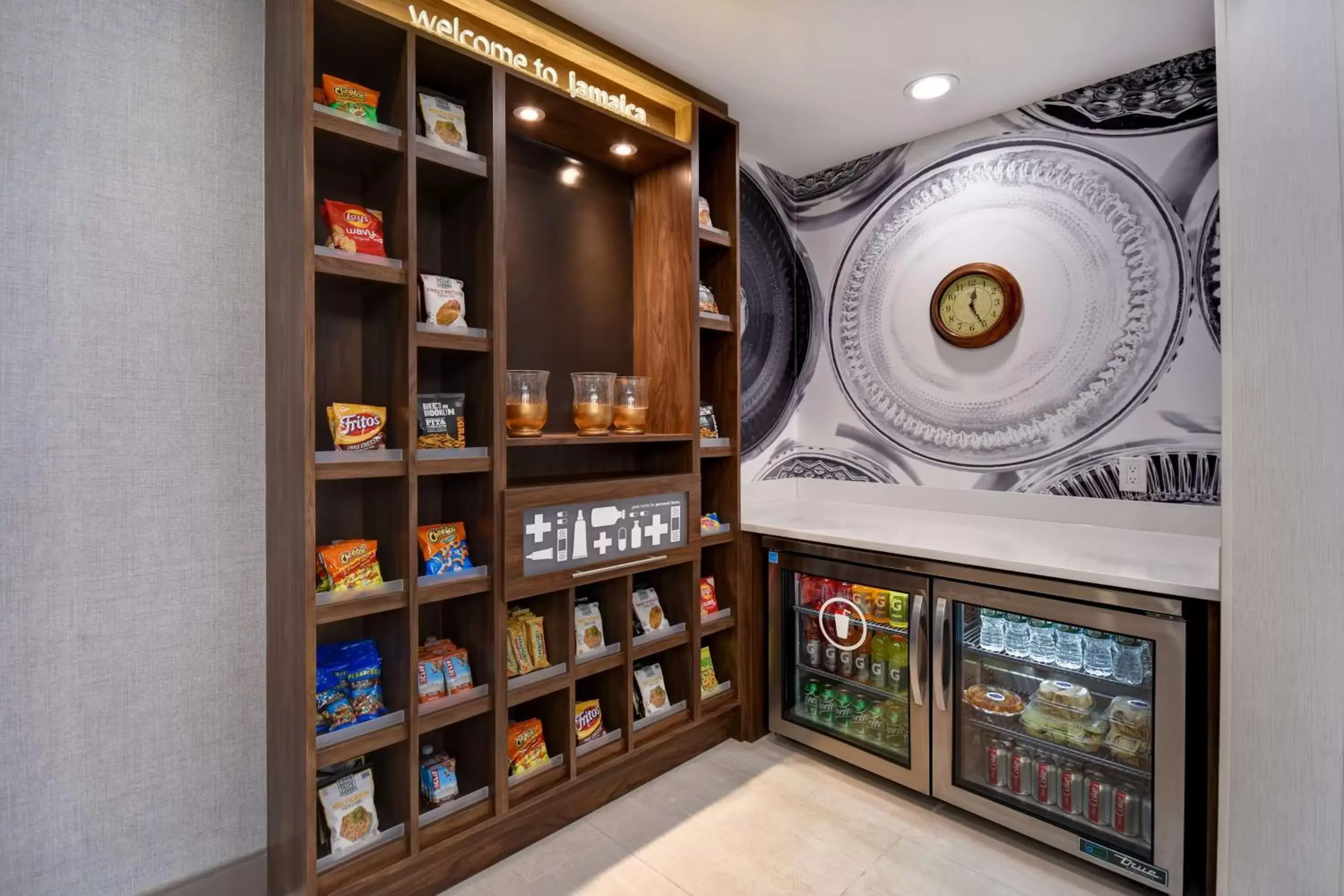 Restaurant/places to eat in Hampton Inn NY-JFK Restaurant/places to eat in Hampton Inn NY-JFK