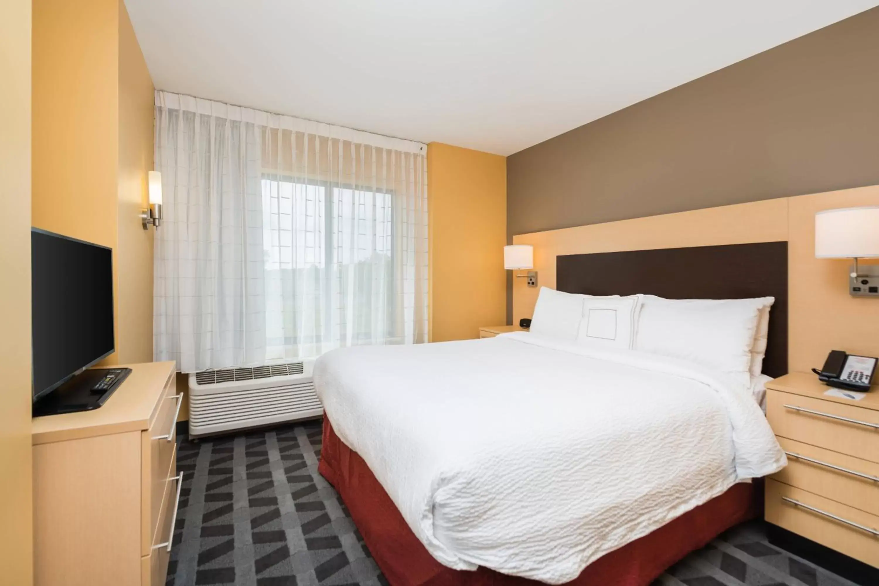 Bedroom, Bed in TownePlace Suites by Marriott New Hartford