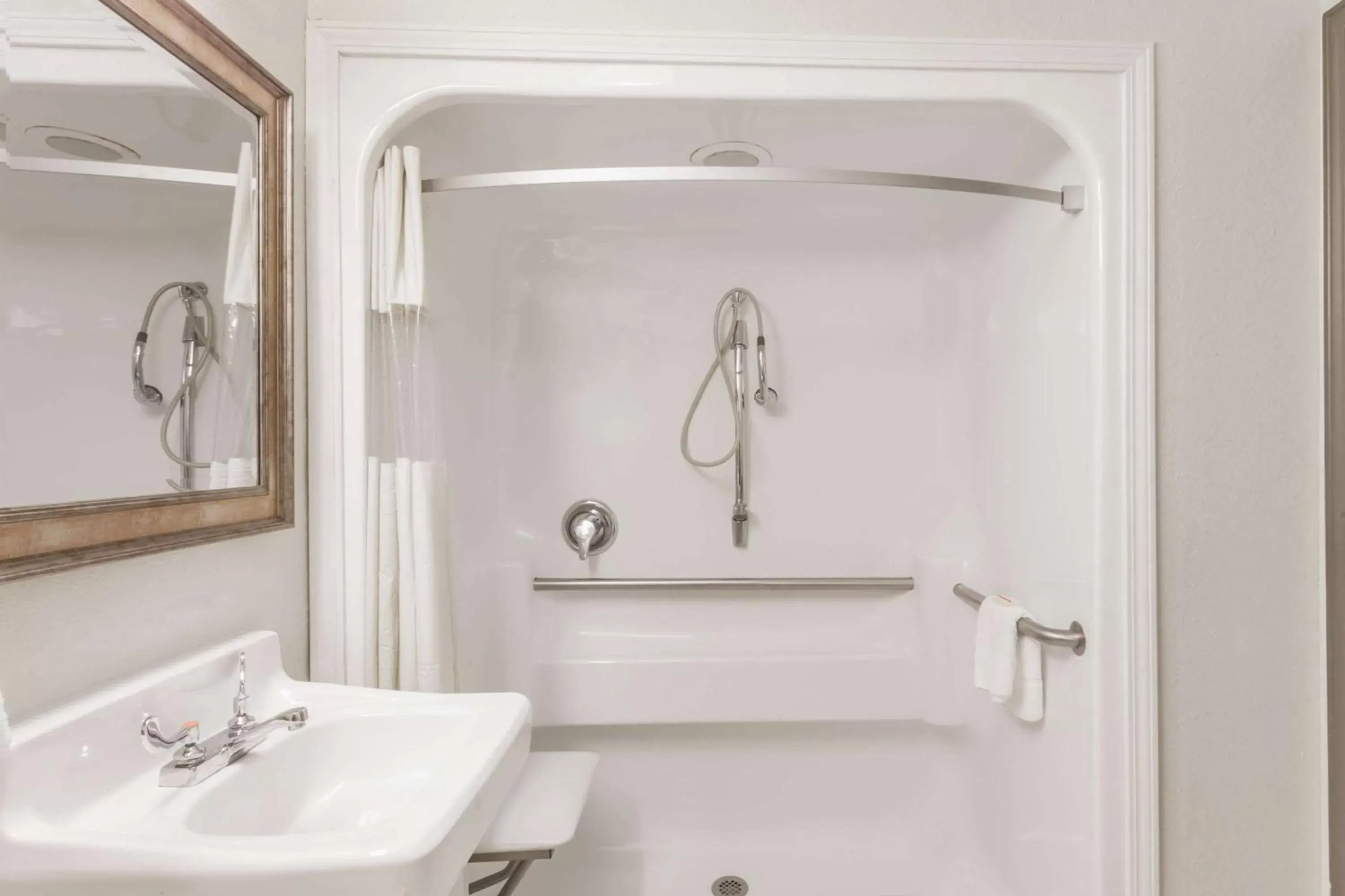 Shower, Bathroom in Baymont by Wyndham Jackson