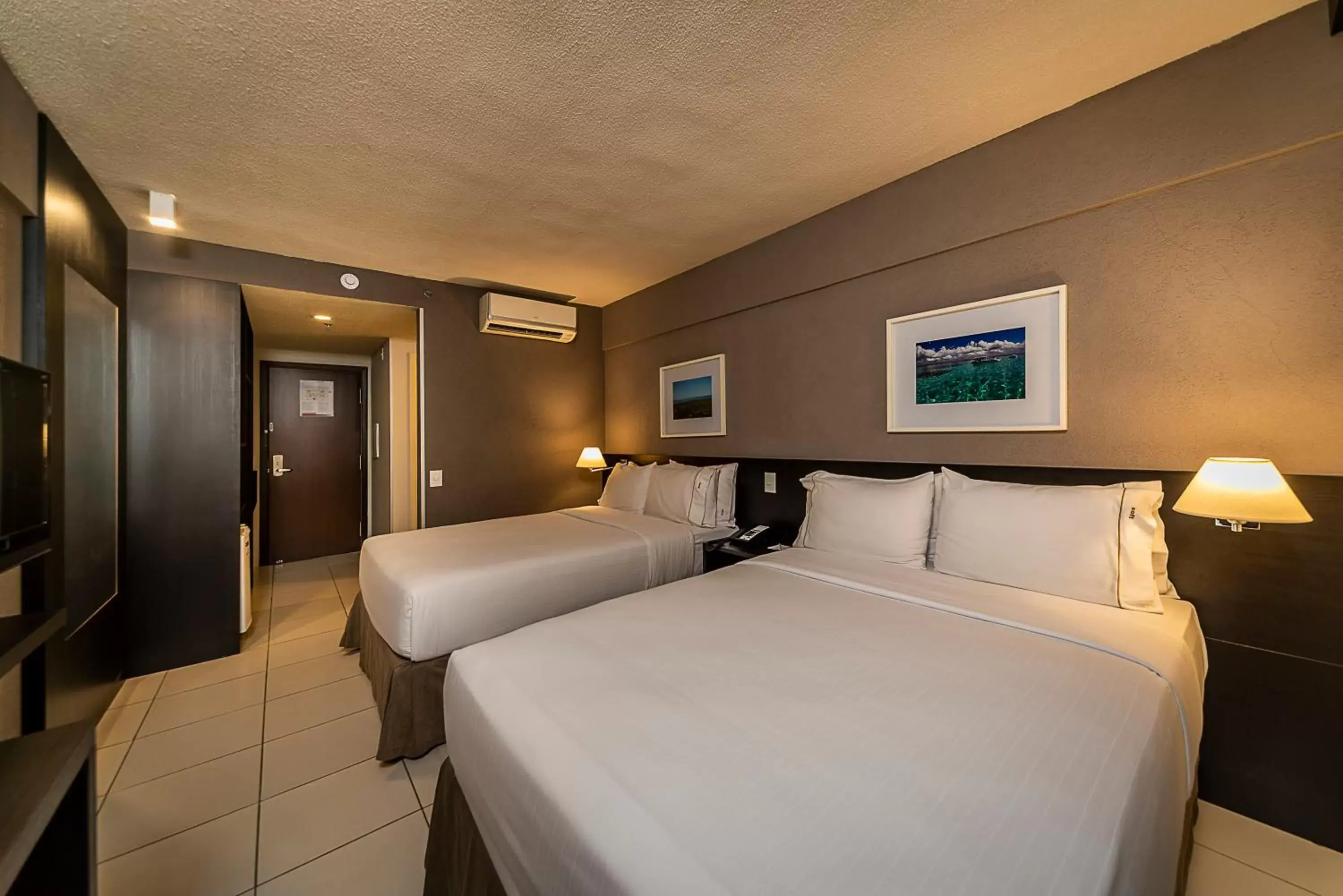 Photo of the whole room, Bed in Holiday Inn Express Maceió, an IHG Hotel