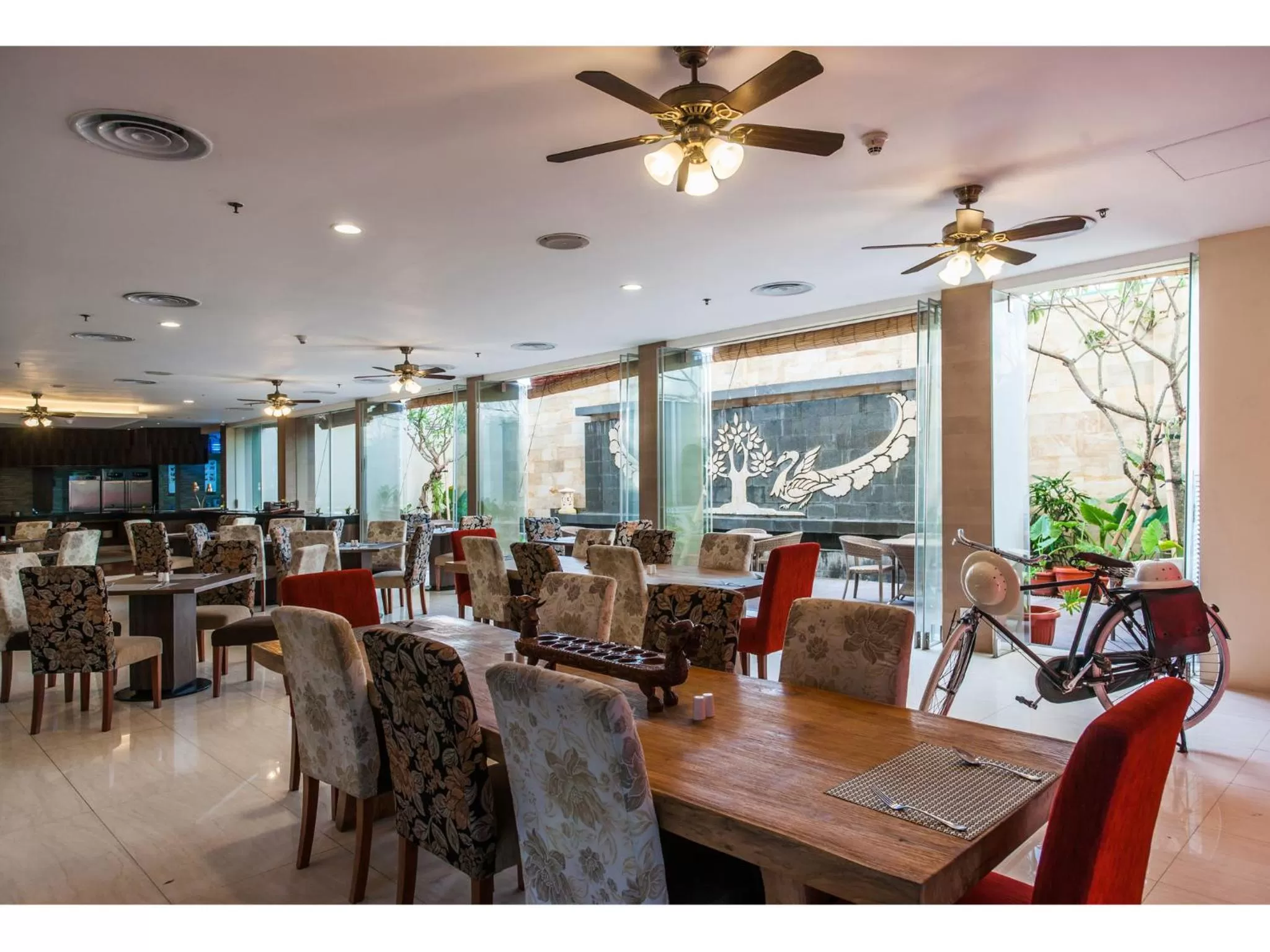 Restaurant/places to eat in Atanaya Kuta Bali