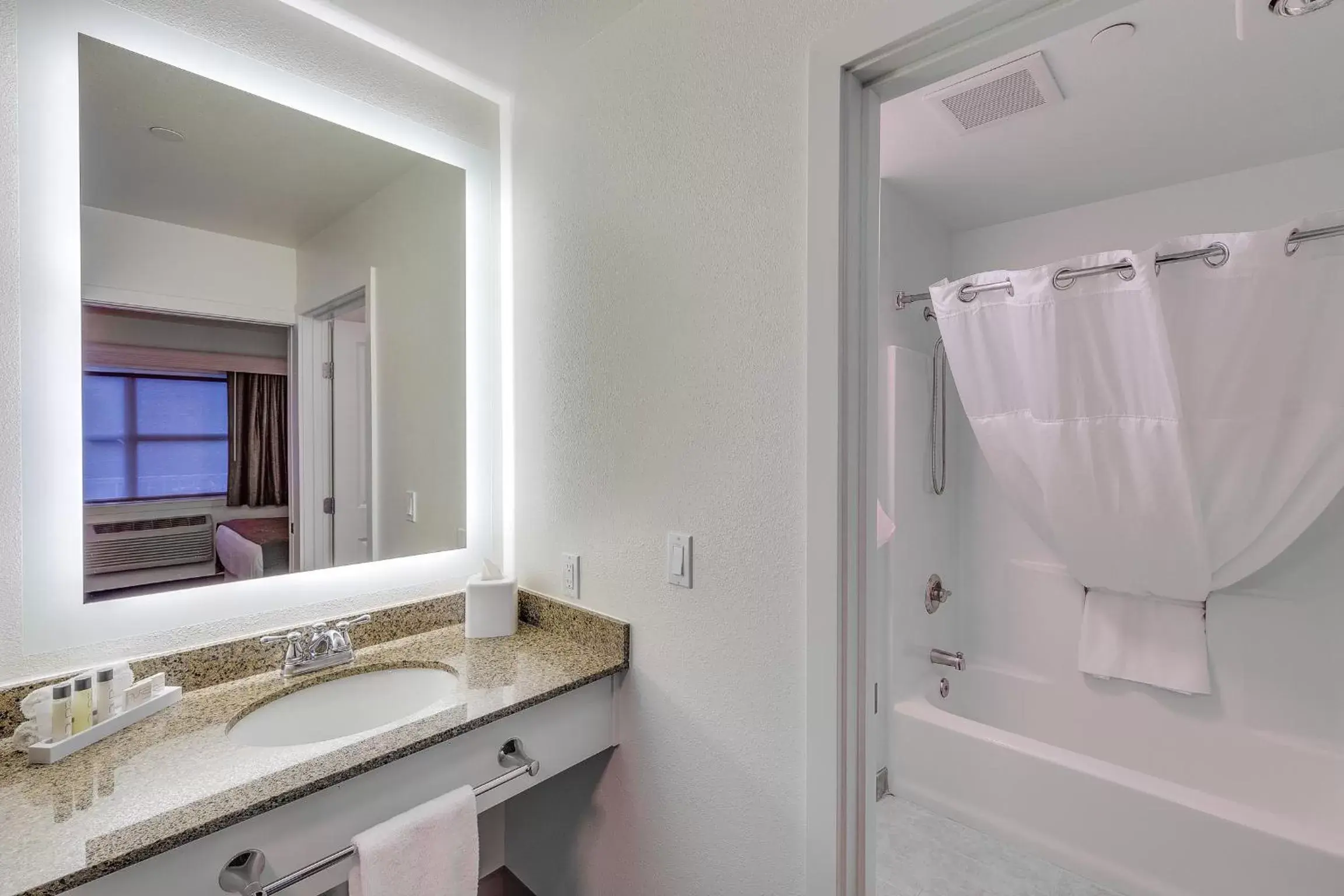 Shower, Bathroom in Marshall Suites