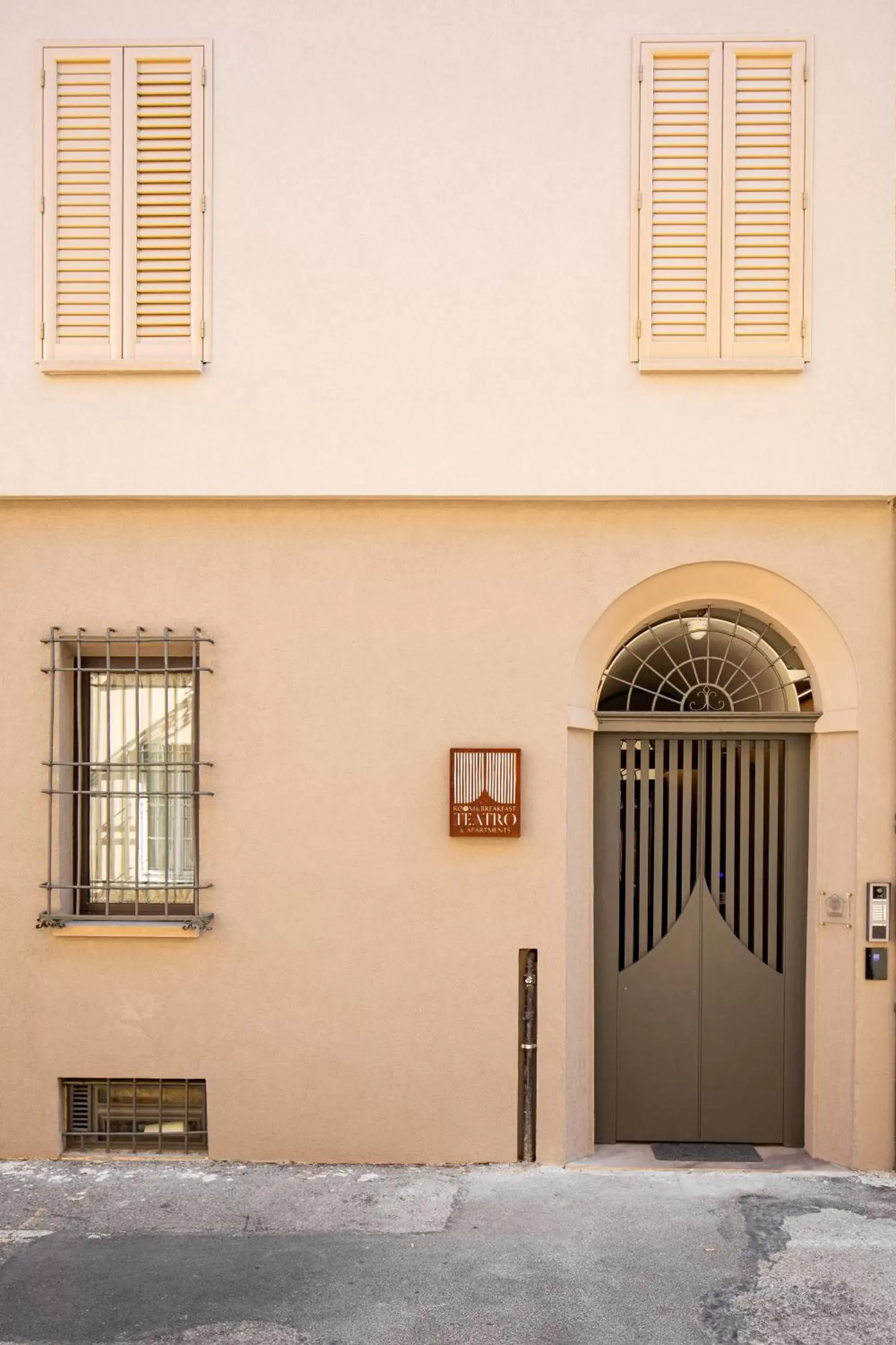 Facade/entrance in RB del Teatro&Apartaments