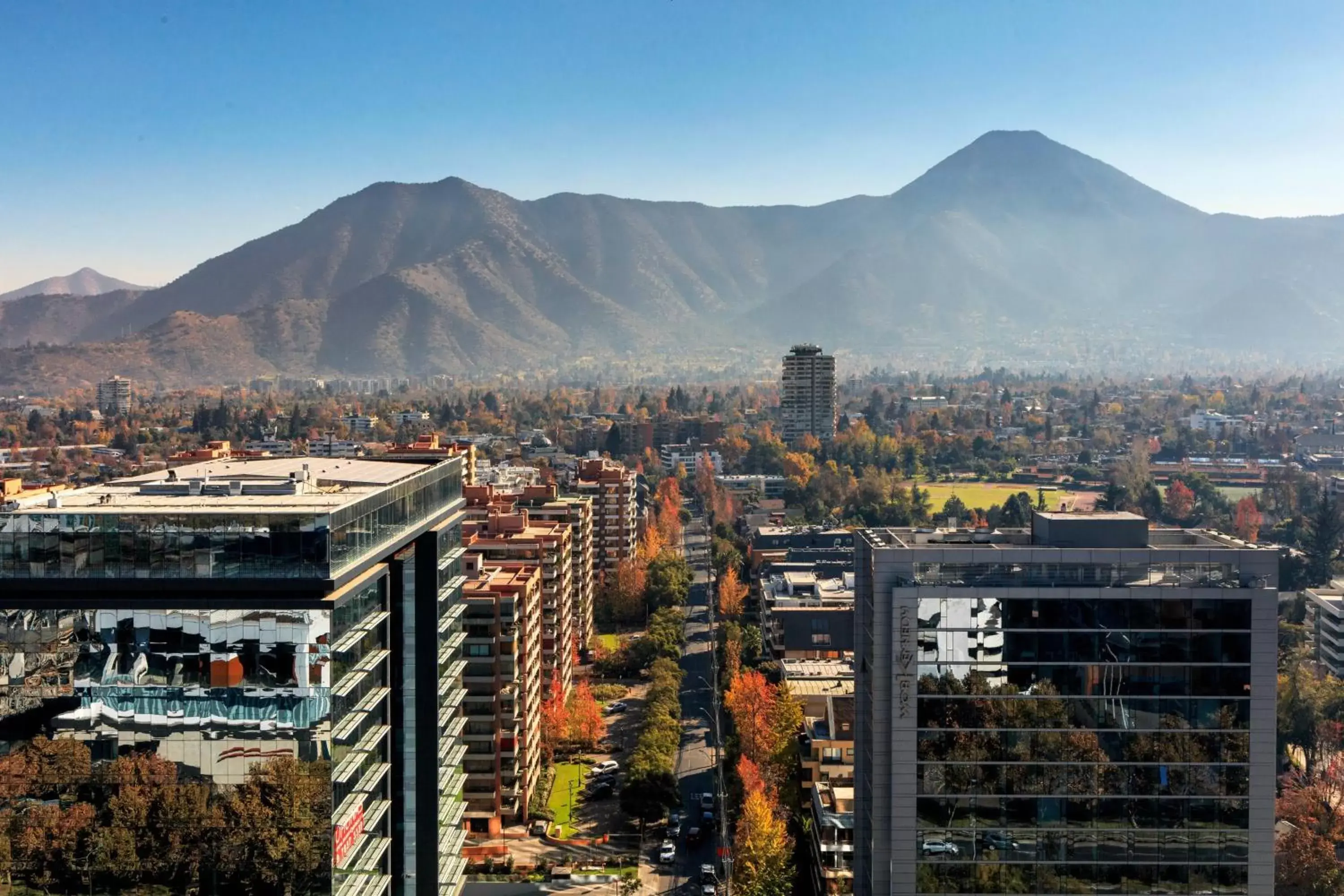 Photo of the whole room, Mountain View in Courtyard by Marriott Santiago Las Condes