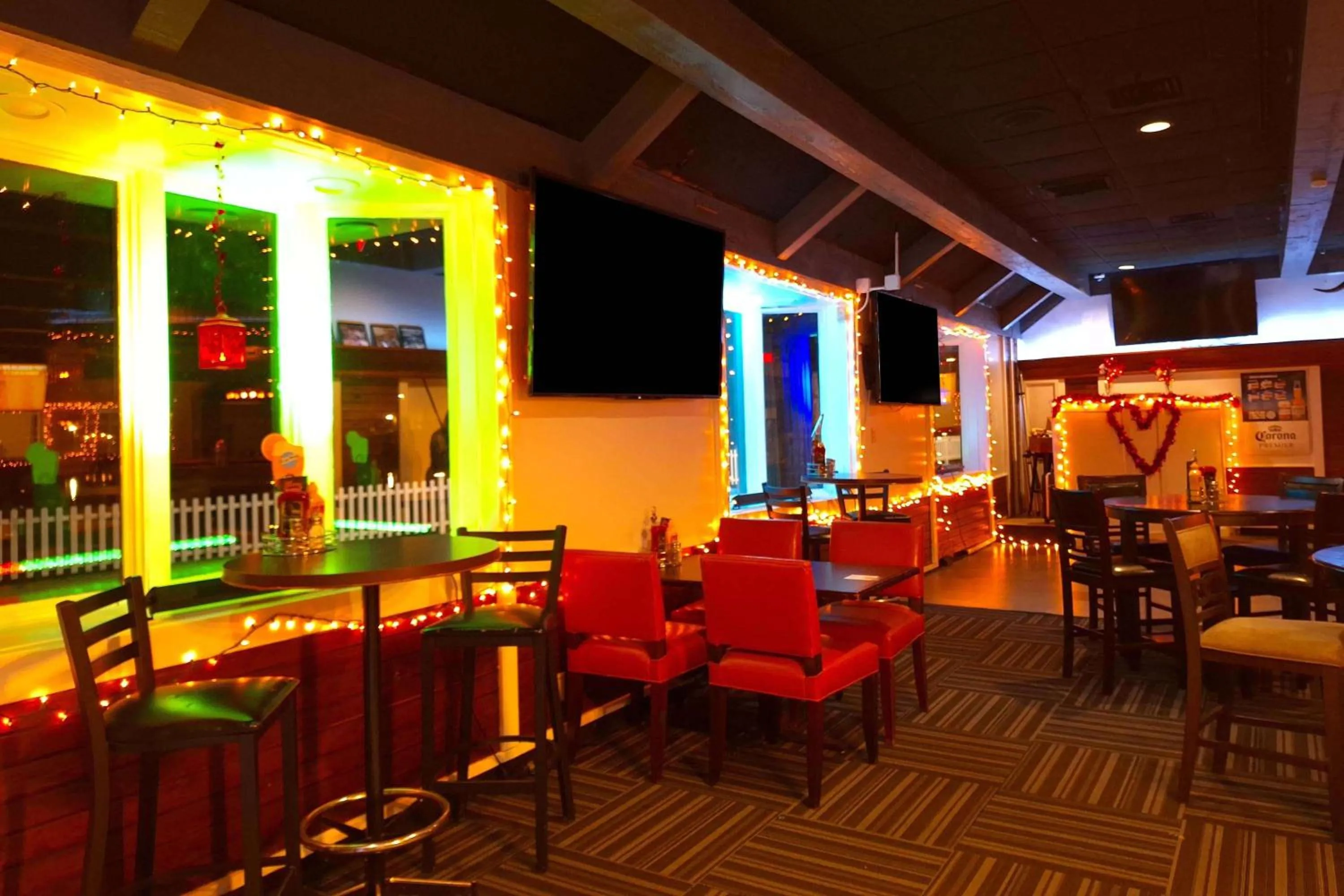 Restaurant/places to eat in Travelodge by Wyndham Indianapolis Speedway