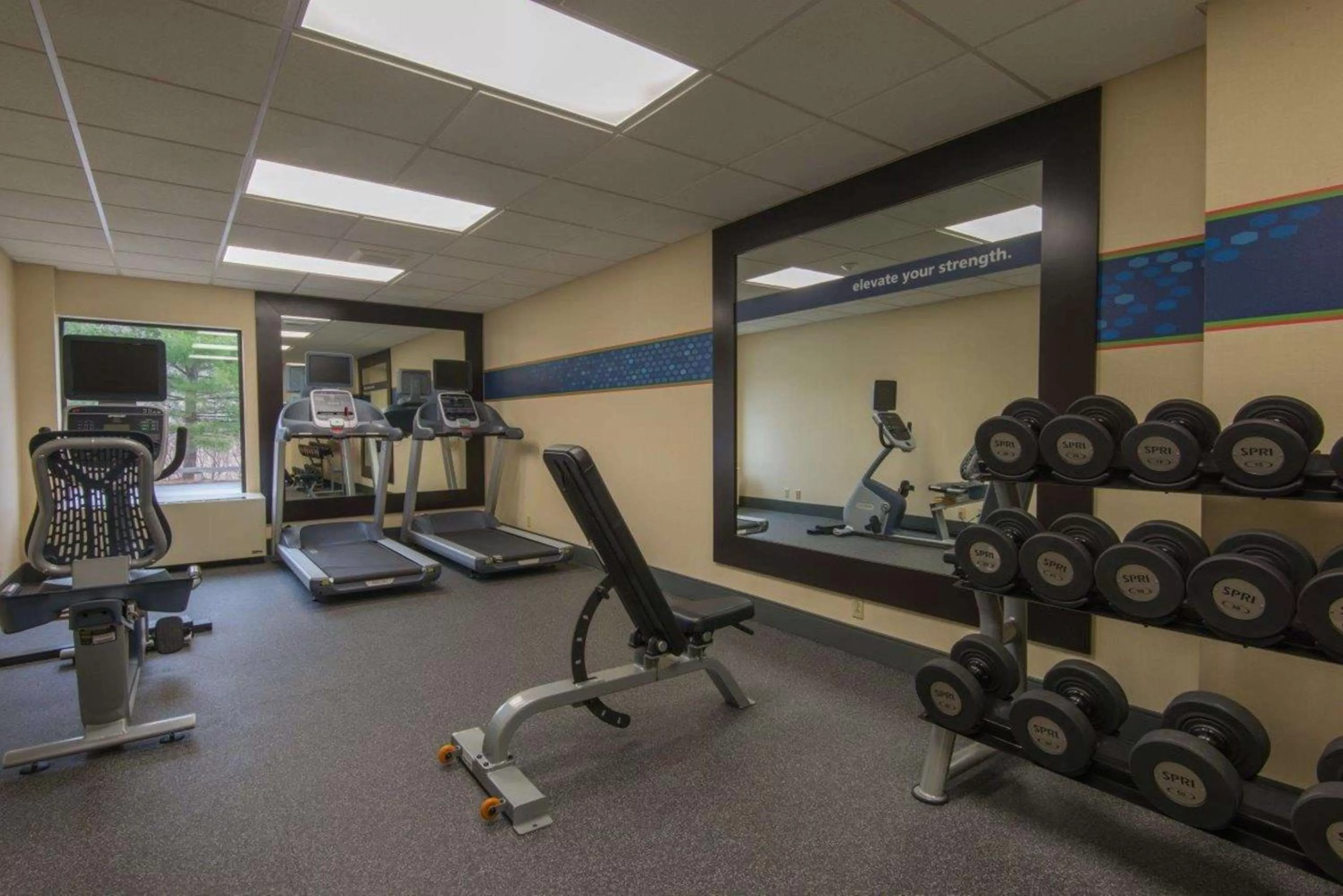 Fitness centre/facilities in Hampton Inn White River Junction