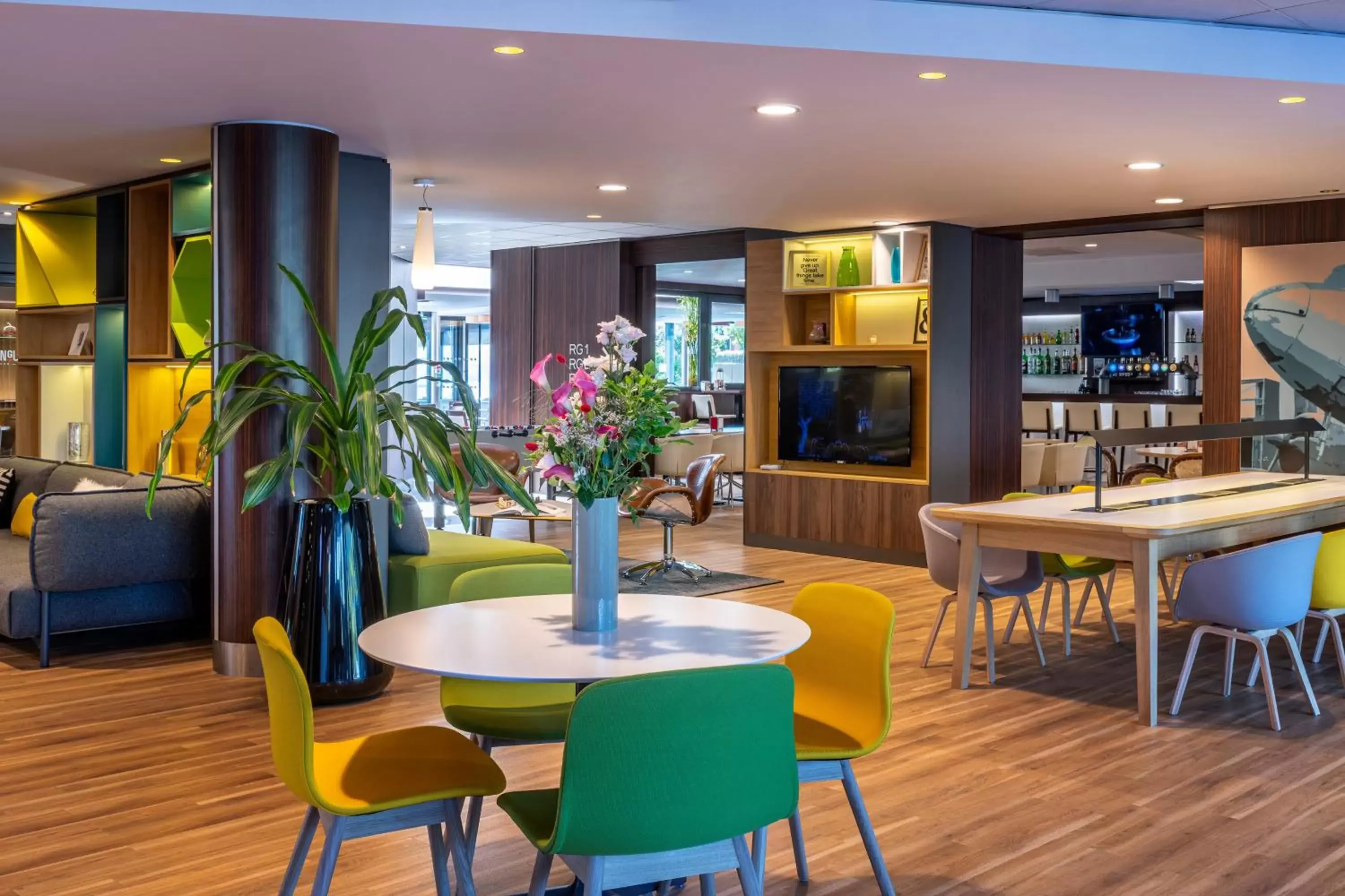 Property building, Restaurant/Places to Eat in Holiday Inn Toulouse Airport, an IHG Hotel