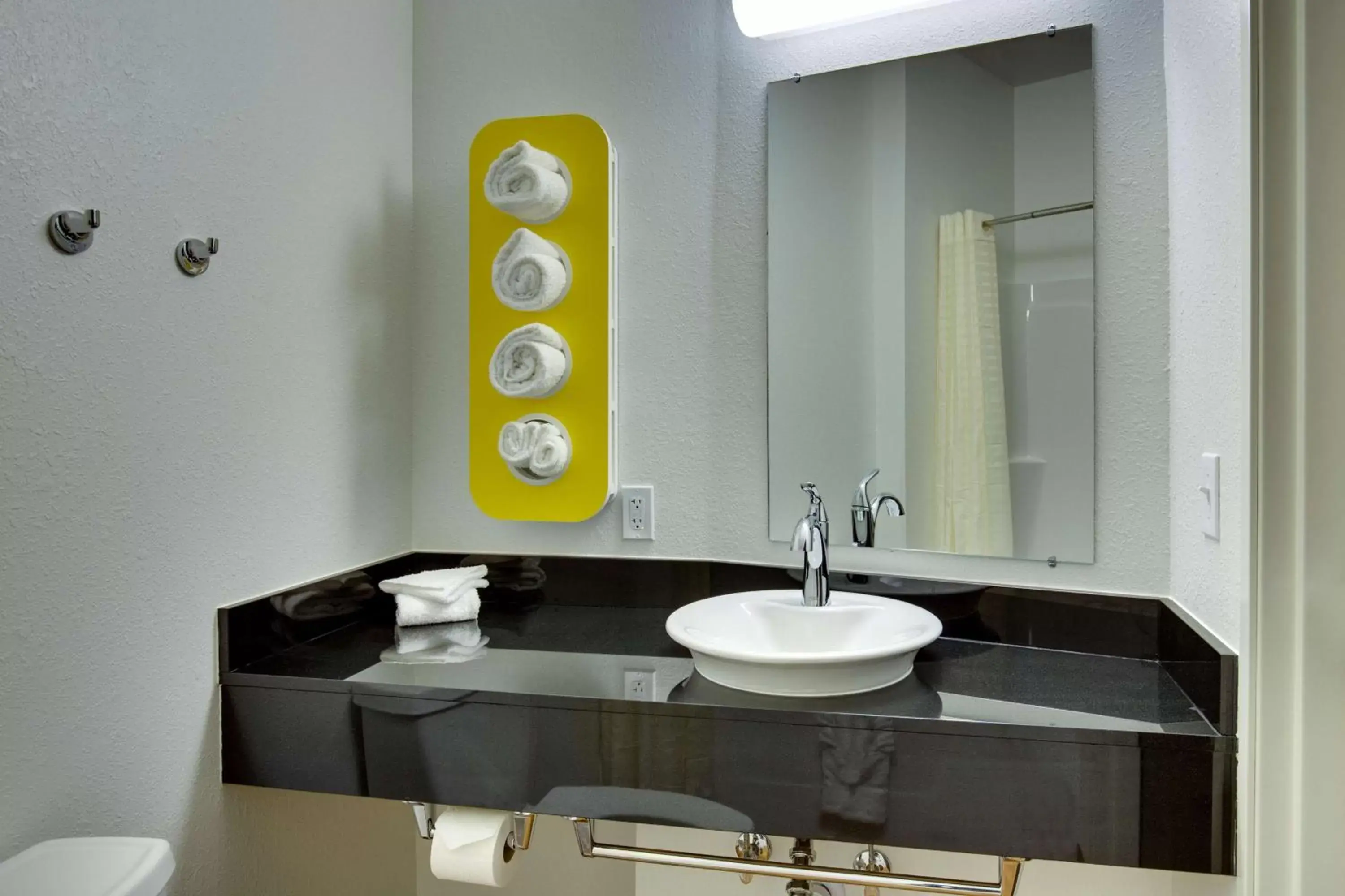 Queen Room with Two Queen Beds - Disability Access - Non-Smoking in Motel 6 Poplar Bluff, MO Queen Room with Two Queen Beds - Disability Access - Non-Smoking in Motel 6 Poplar Bluff, MO