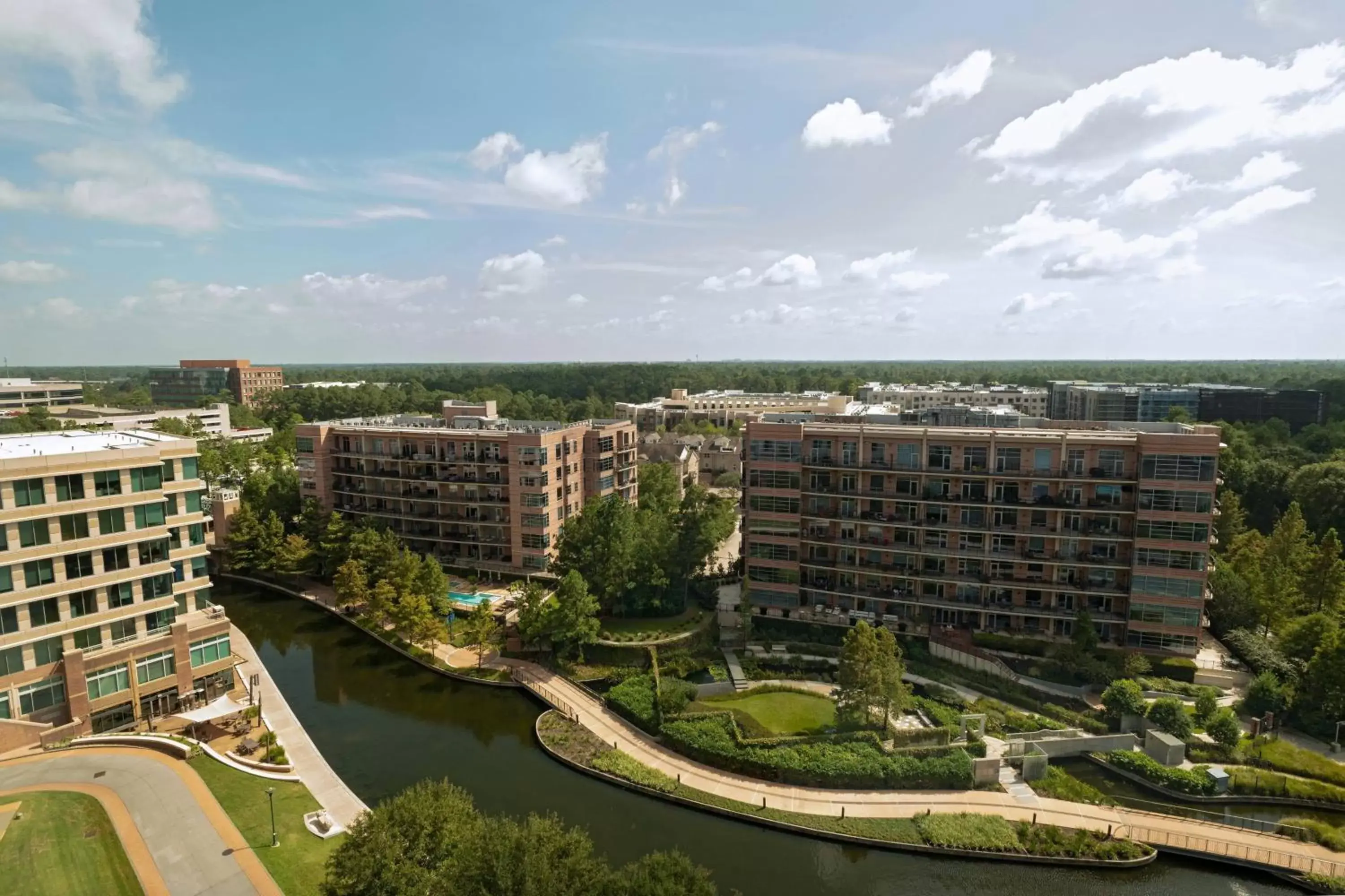 Photo of the whole room, Bird's-eye View in The Woodlands Waterway Marriott Hotel and Convention Center