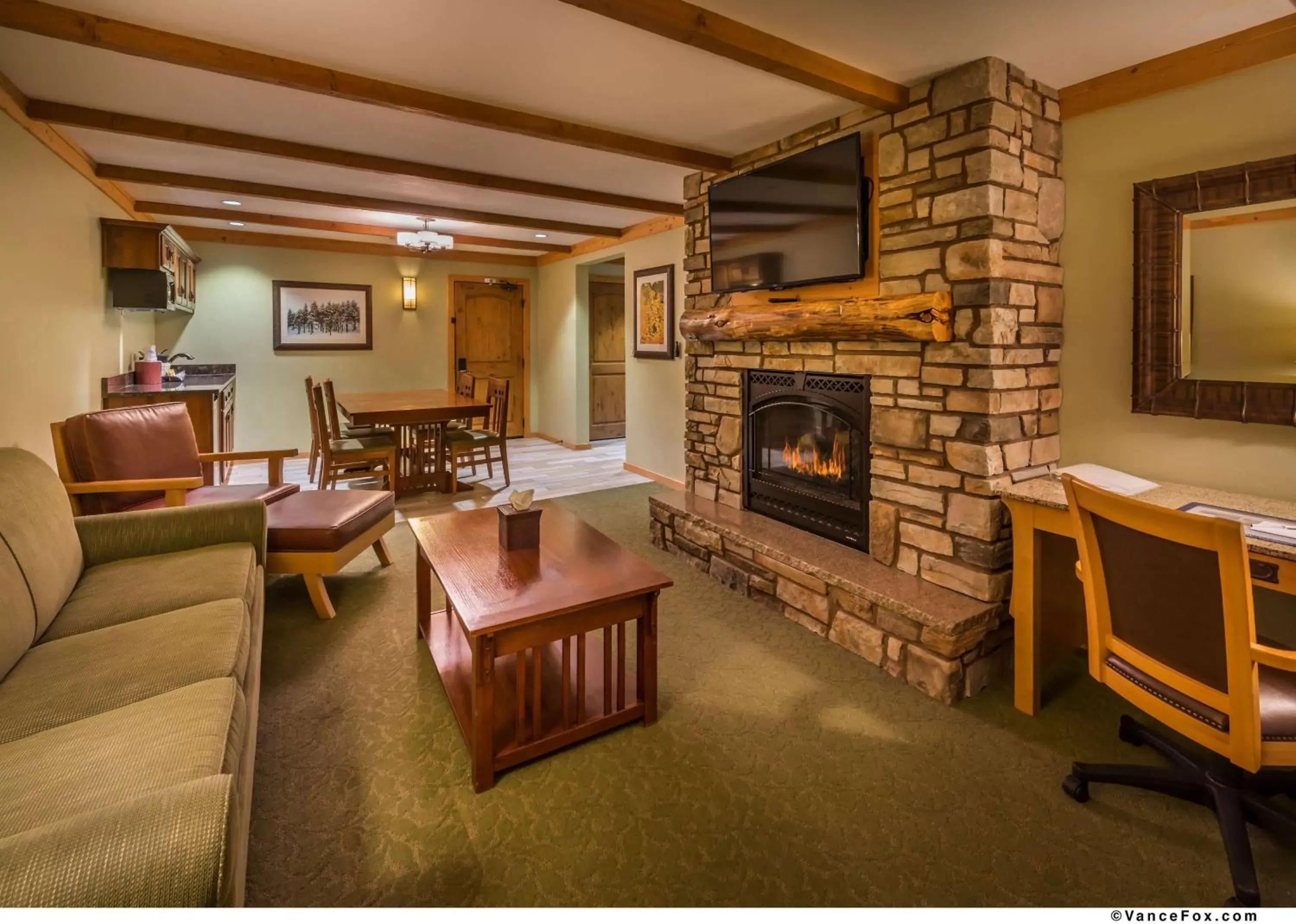 Living room, Seating Area in Brian Head Lodge