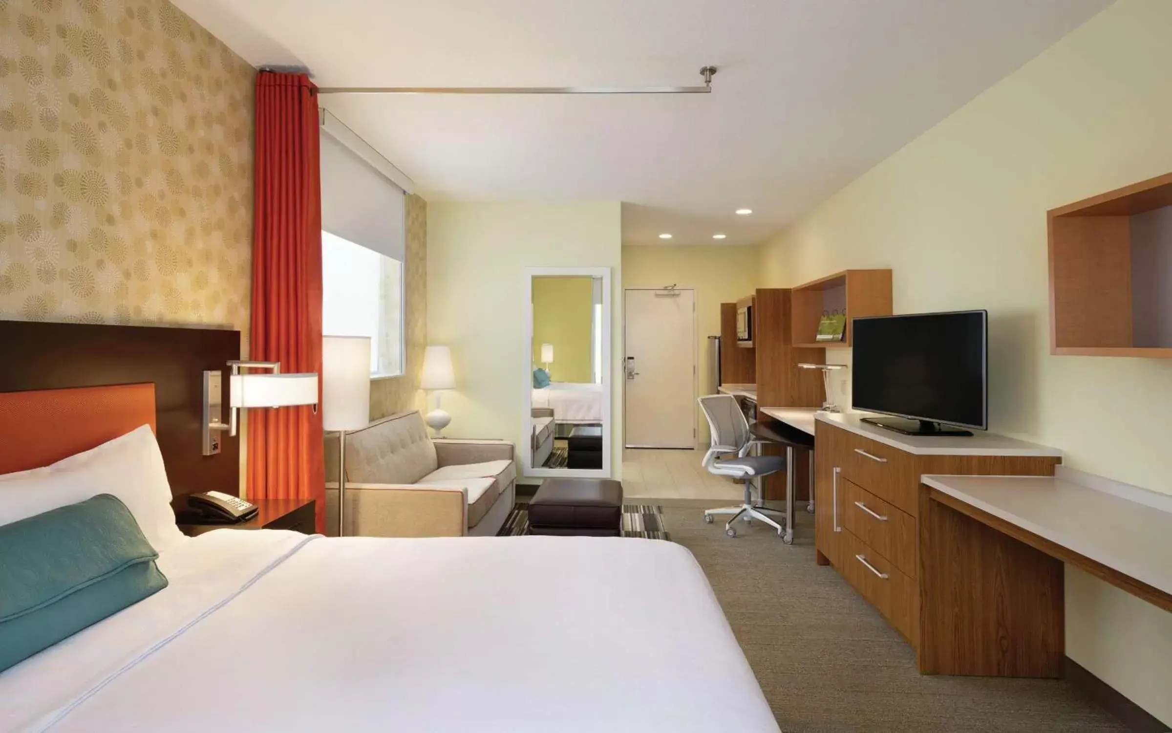 Bedroom, TV/Entertainment Center in Home2 Suites by Hilton Minneapolis Bloomington
