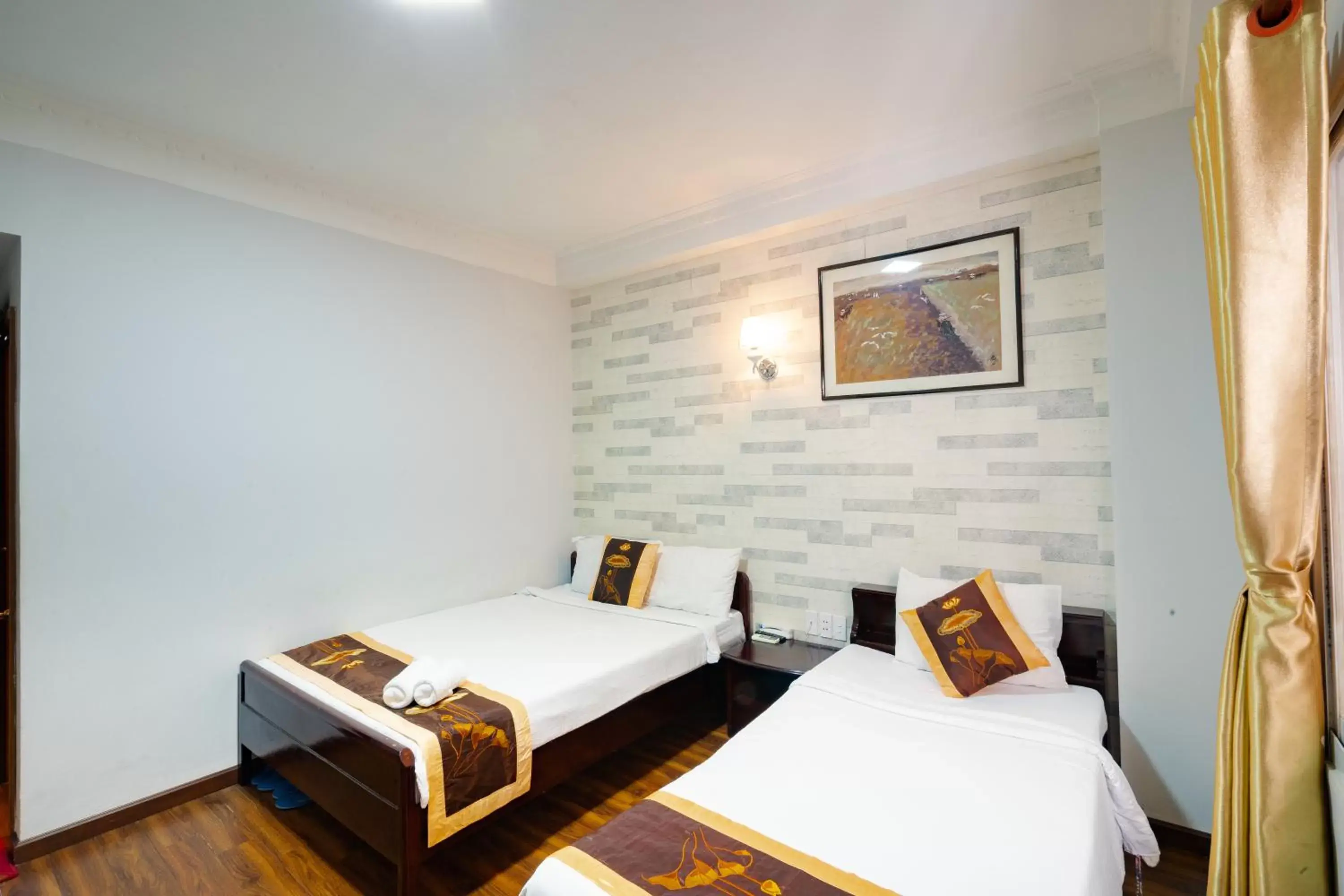 Bed in Saigon Amigo Hotel Bed in Saigon Amigo Hotel