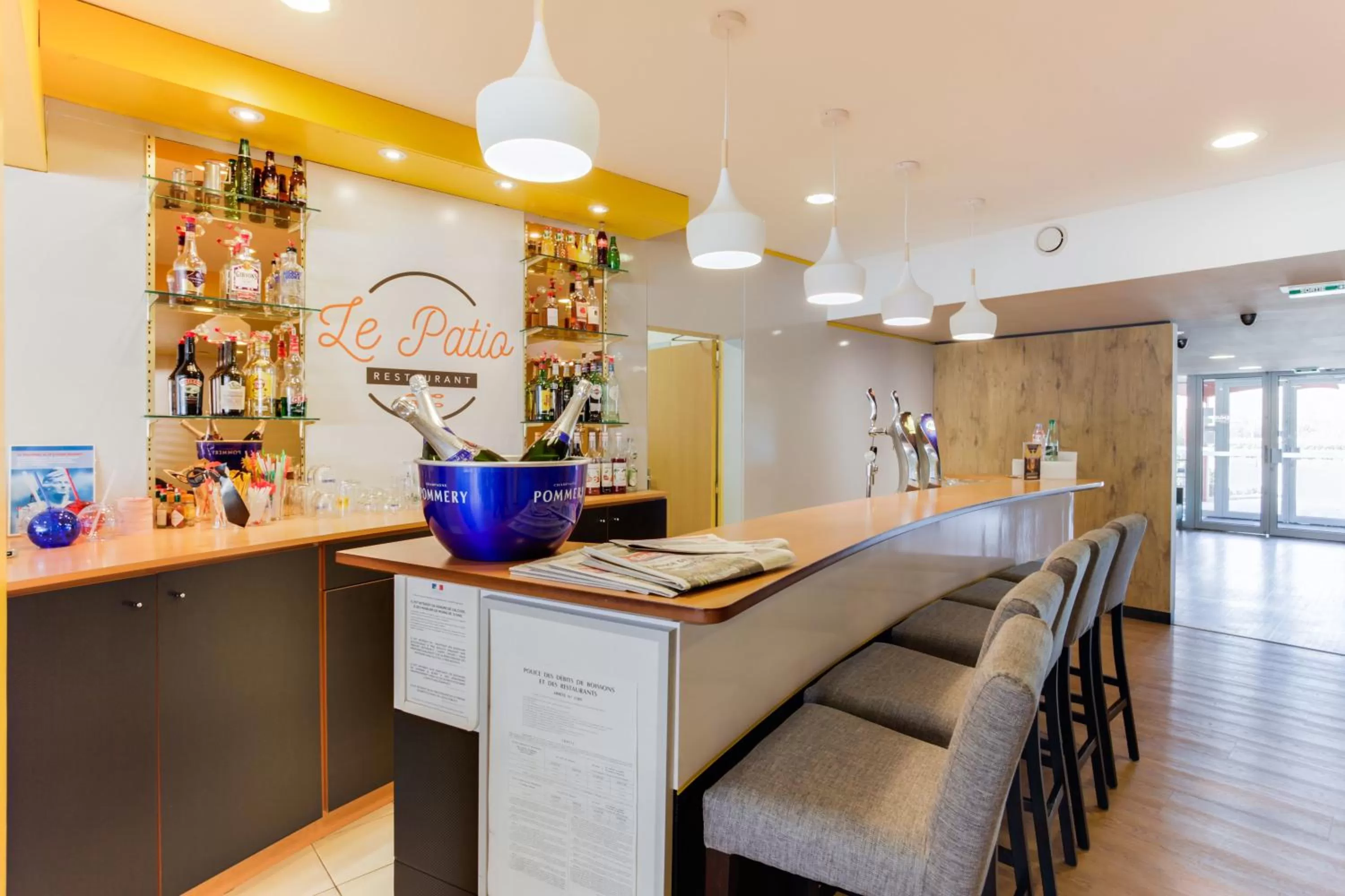 Restaurant/places to eat in ibis Montélimar Nord