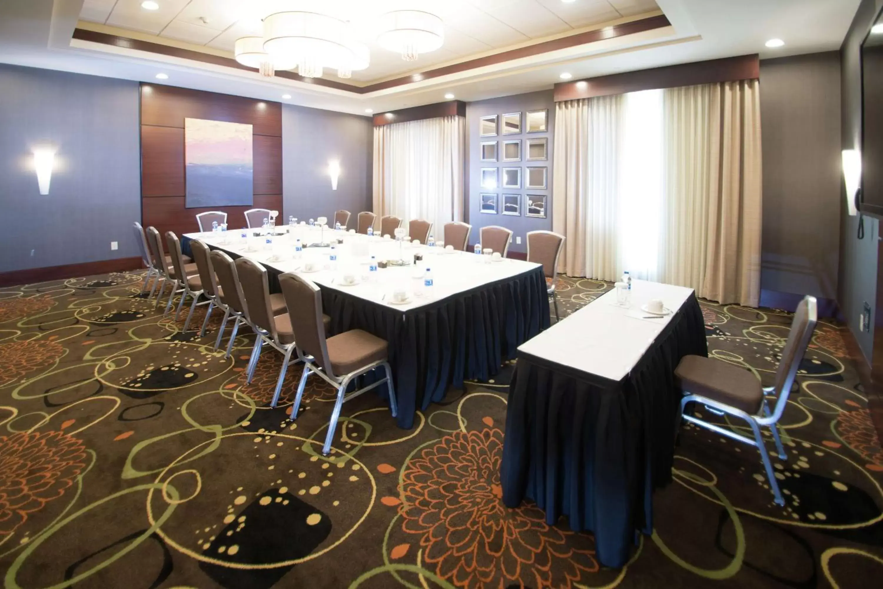 Meeting/conference room in Embassy Suites by Hilton Fayetteville Fort Bragg