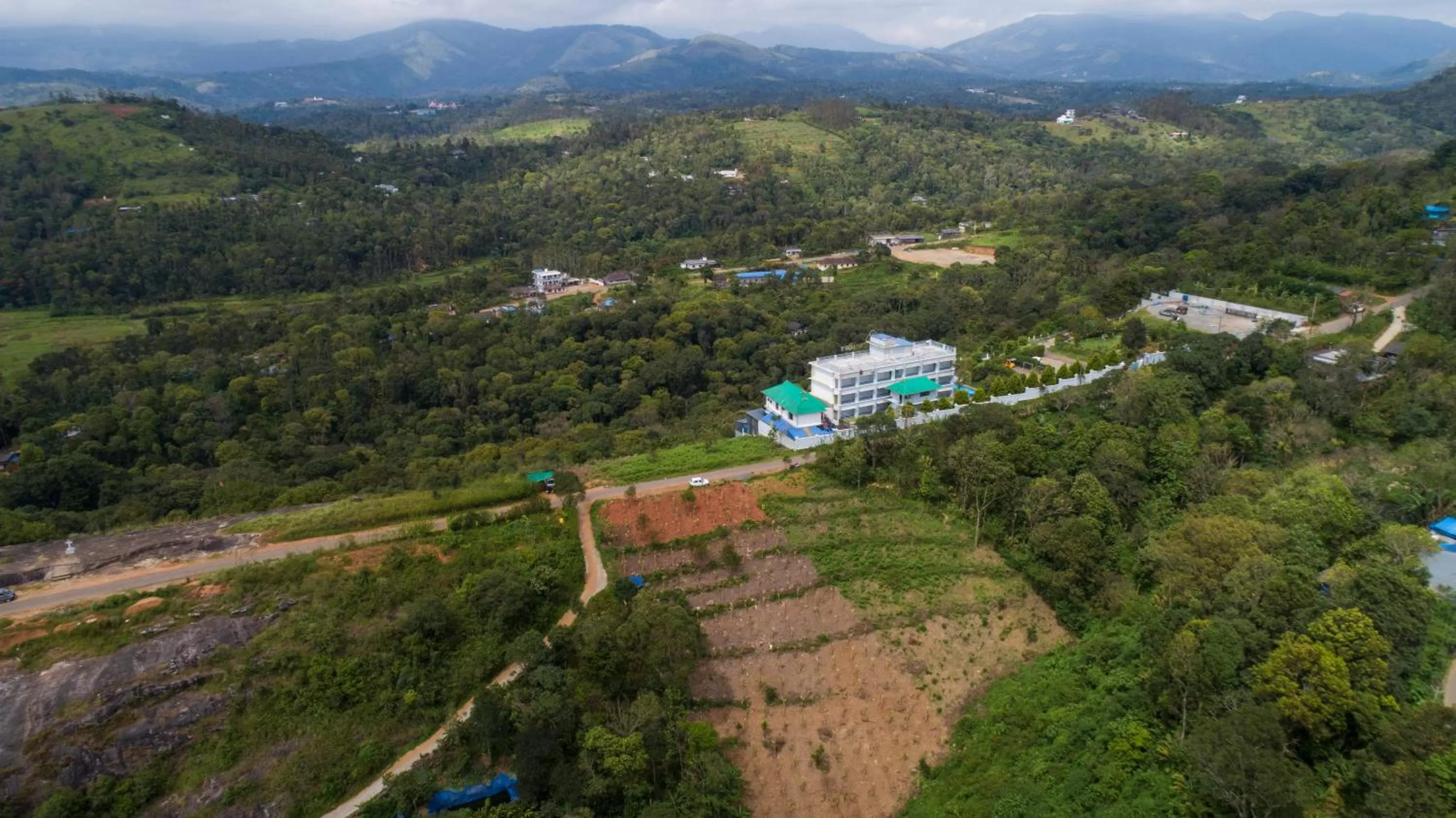 Property building, Bird's-eye View in Pleasant Hill Resort