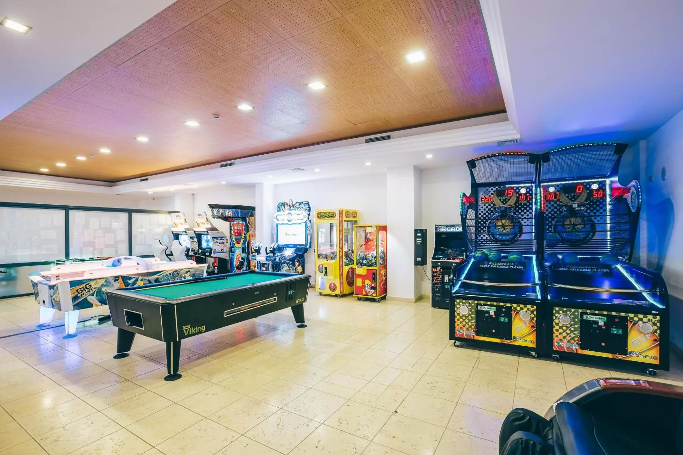 Game Room in Grand Muthu Forte do Vale
