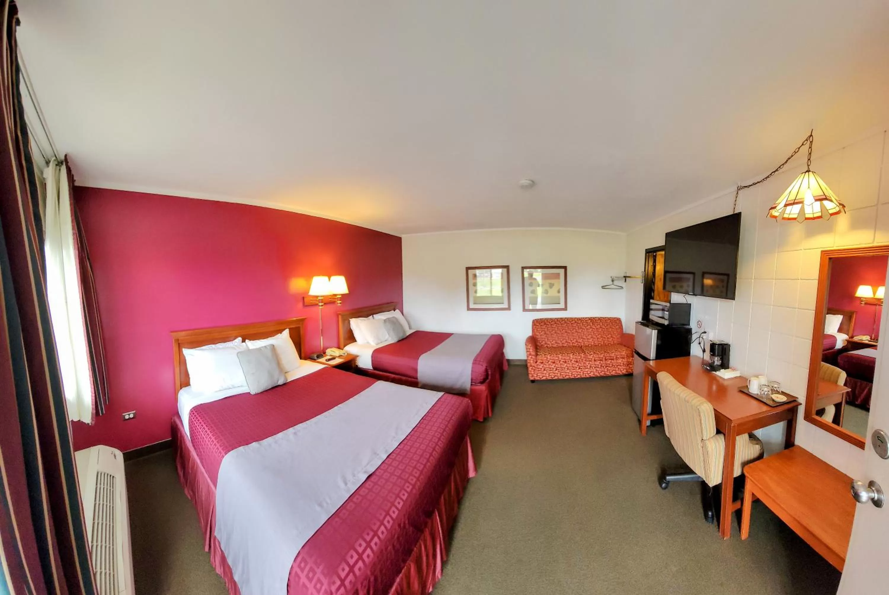 Photo of the whole room in Skyview Motel - Prairie du Sac