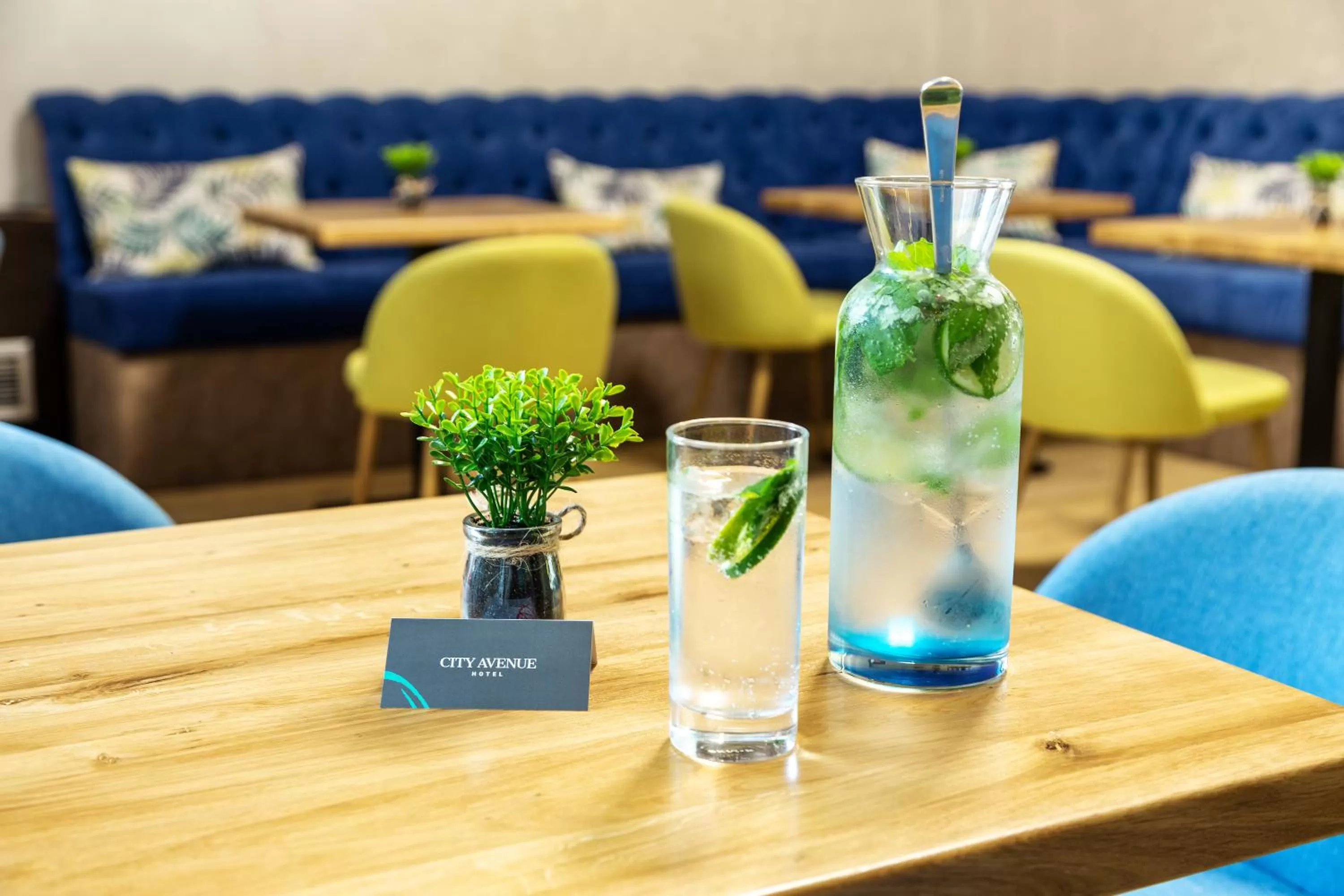 Lounge or bar in City Avenue Hotel by HMG-Free Parking-Free Wi-Fi