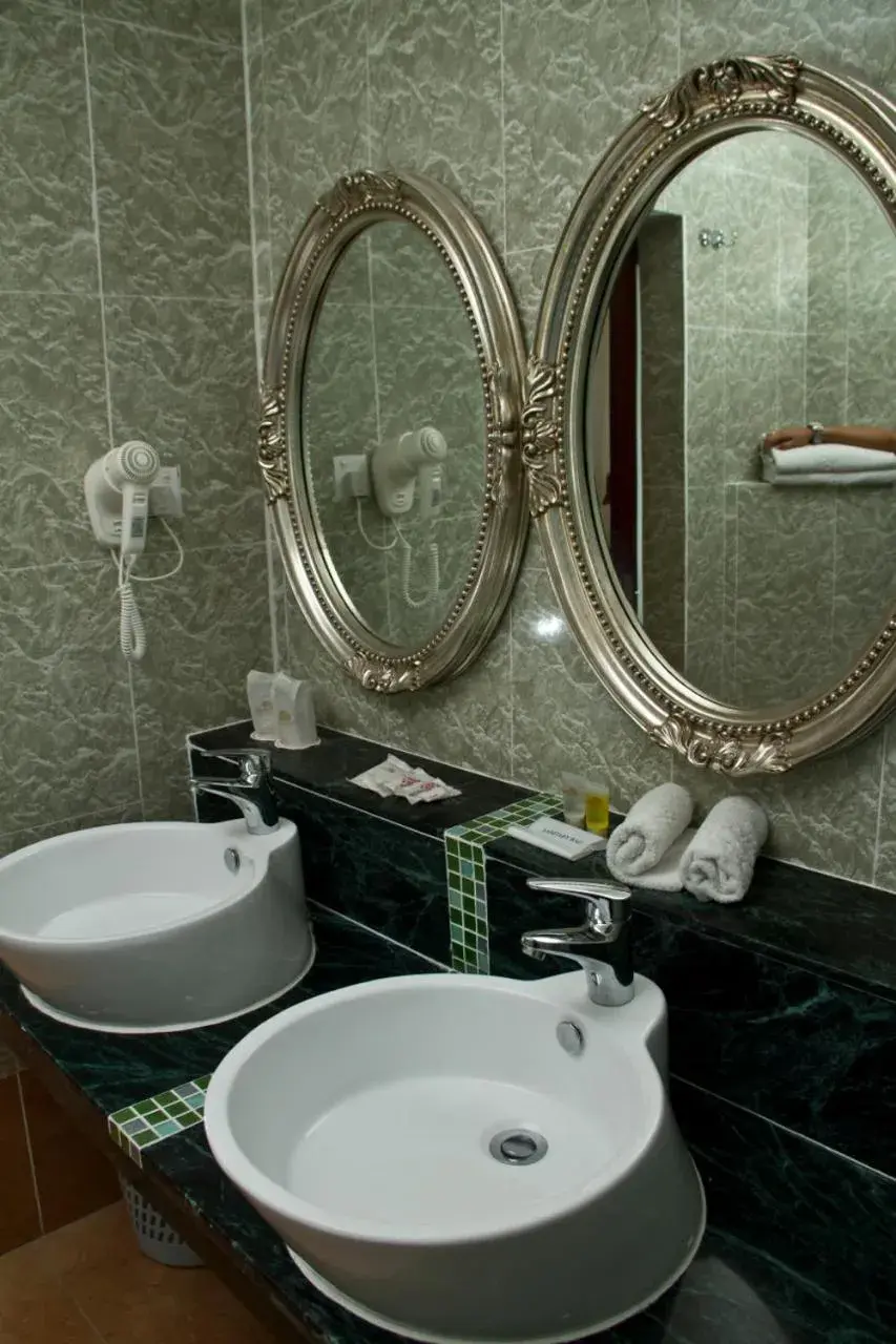 Bathroom in Beringgis Beach Resort & Spa