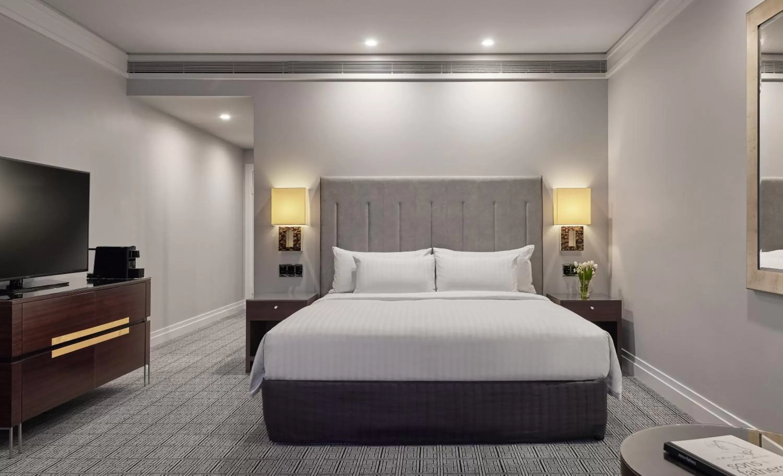 Premium Corner King Room in Hyatt Hotel Canberra - A Park Hyatt Hotel Premium Corner King Room in Hyatt Hotel Canberra - A Park Hyatt Hotel